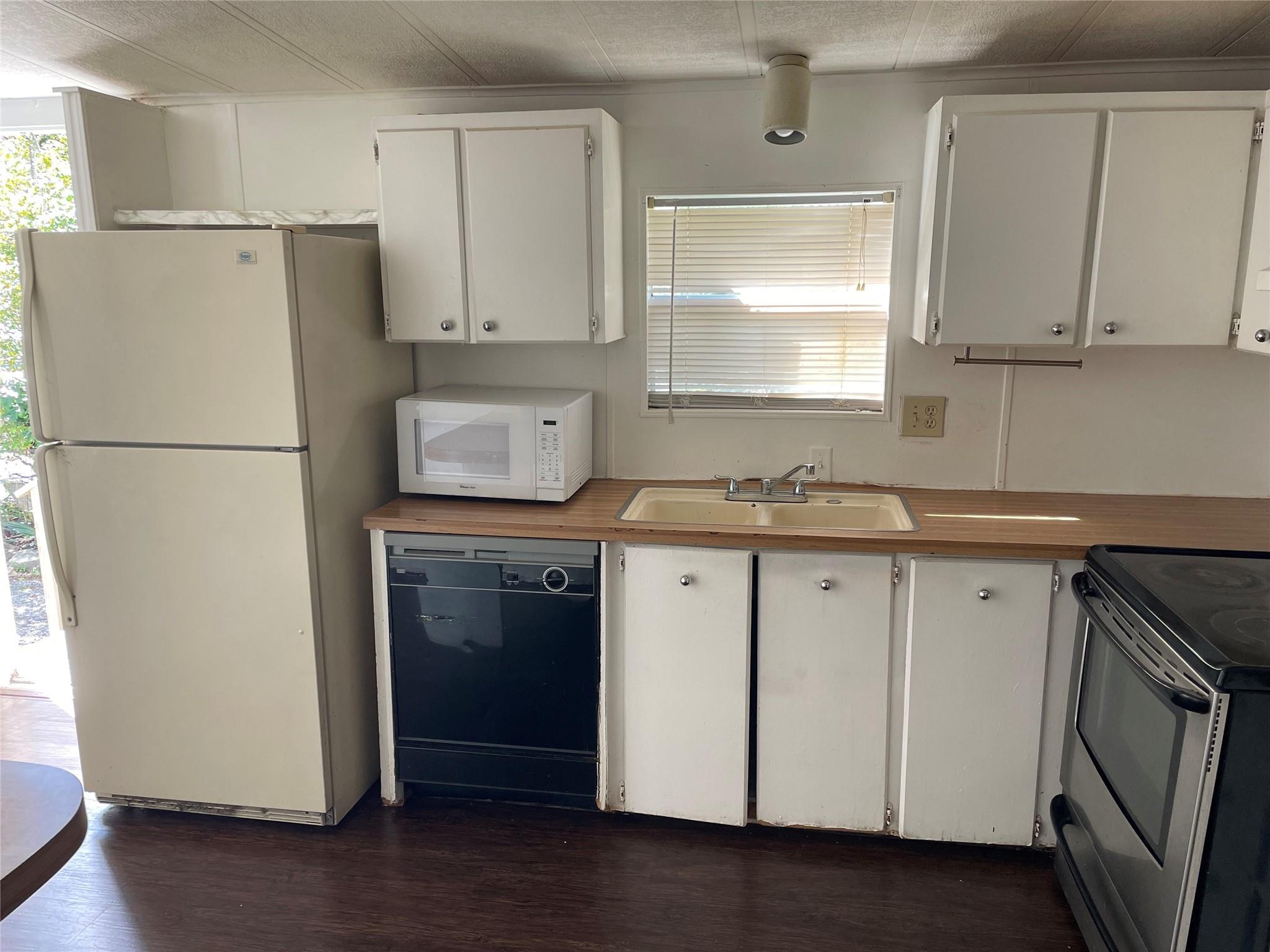 Ravenswood North 108-45 B - Residential Lease