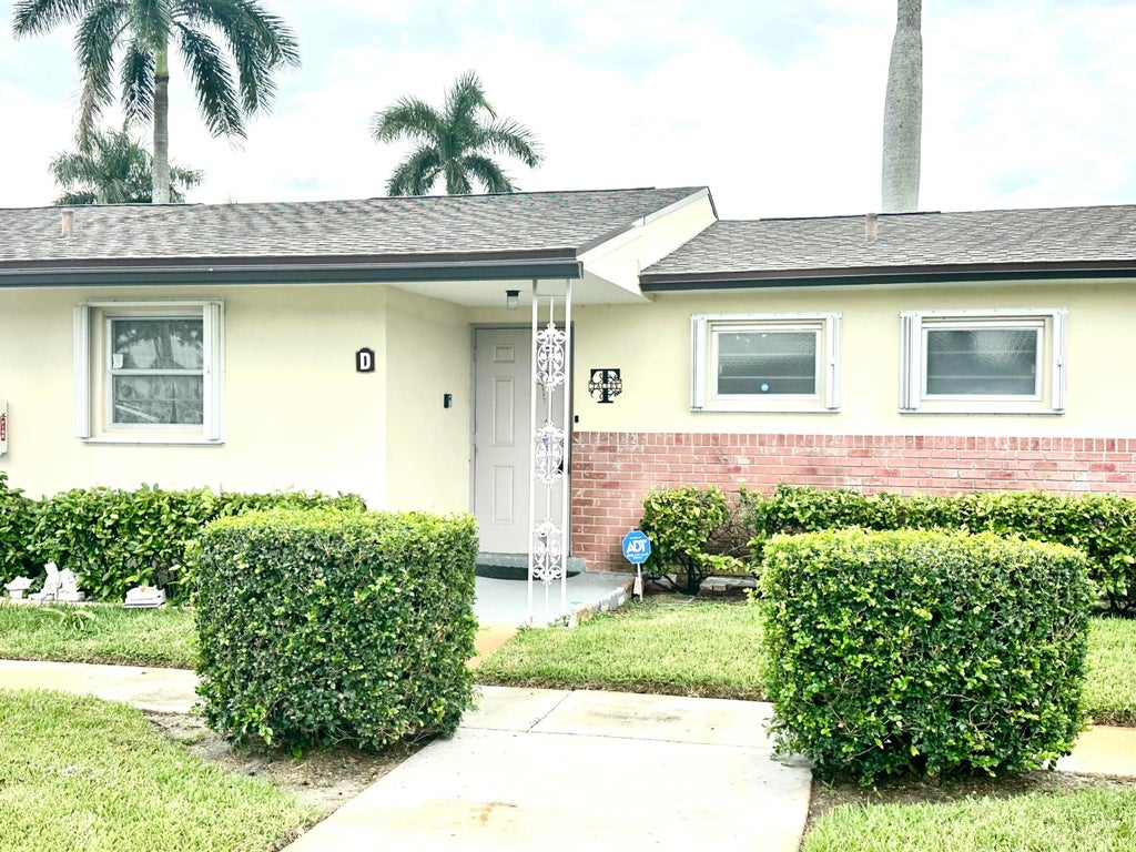 Photo of 2751 Ashley Drive E #D, West Palm Beach, FL 33415 (MLS # B26082321)