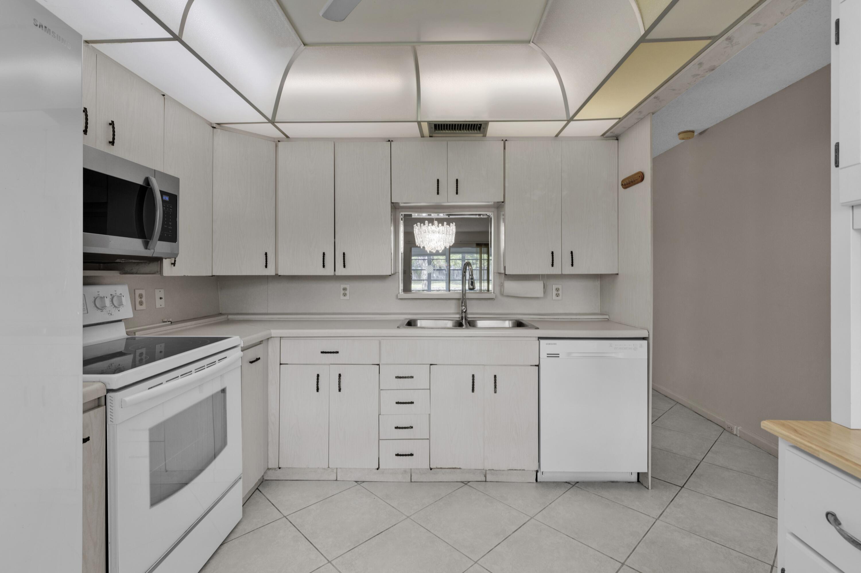 ANTIGUA VILLAGE I D CONDO - Residential