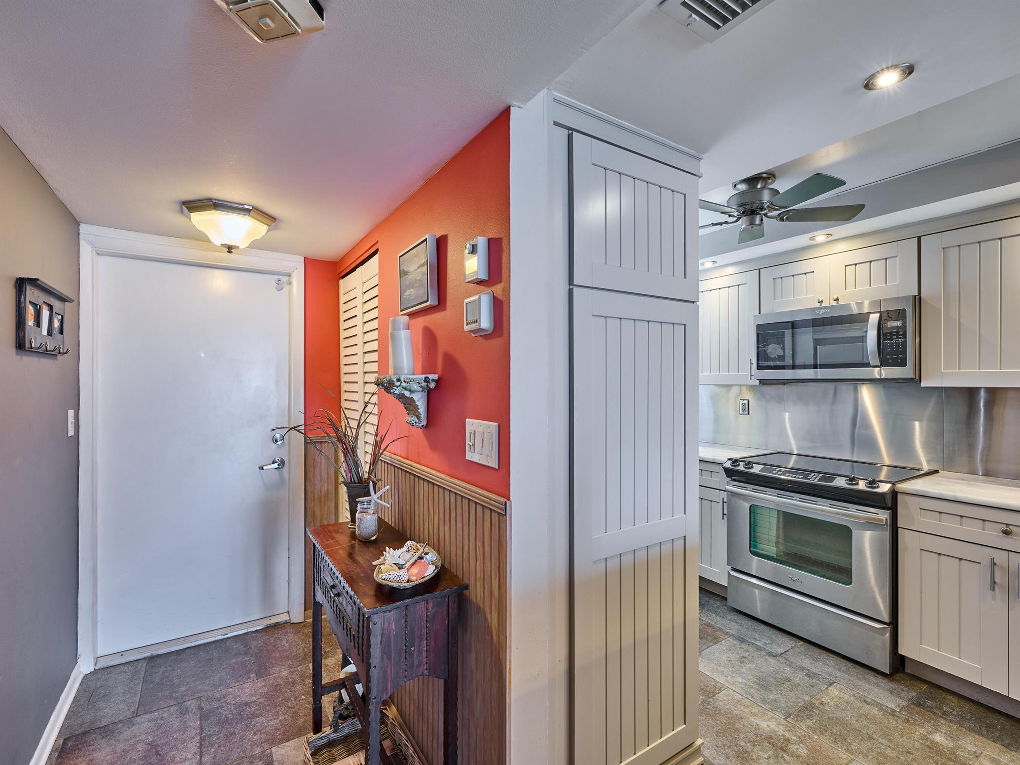 10600 S Ocean Drive 907