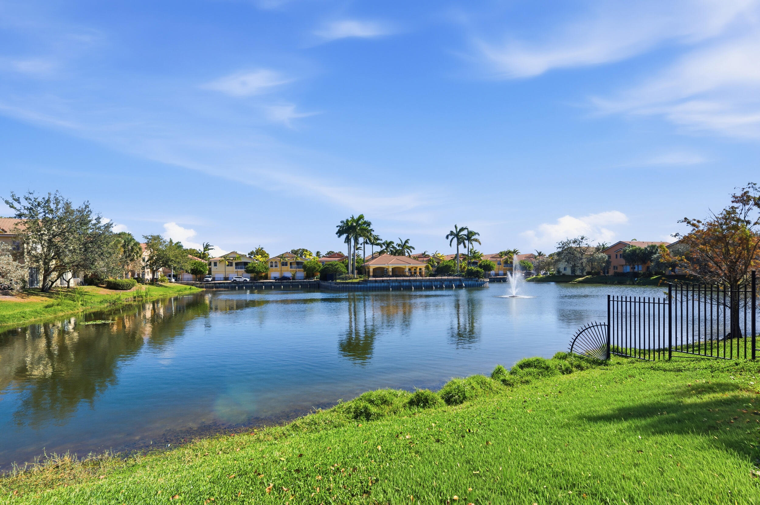 SIERRA BAY - Residential