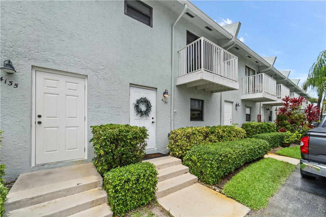 Palms at Lighthouse Point - Residential
