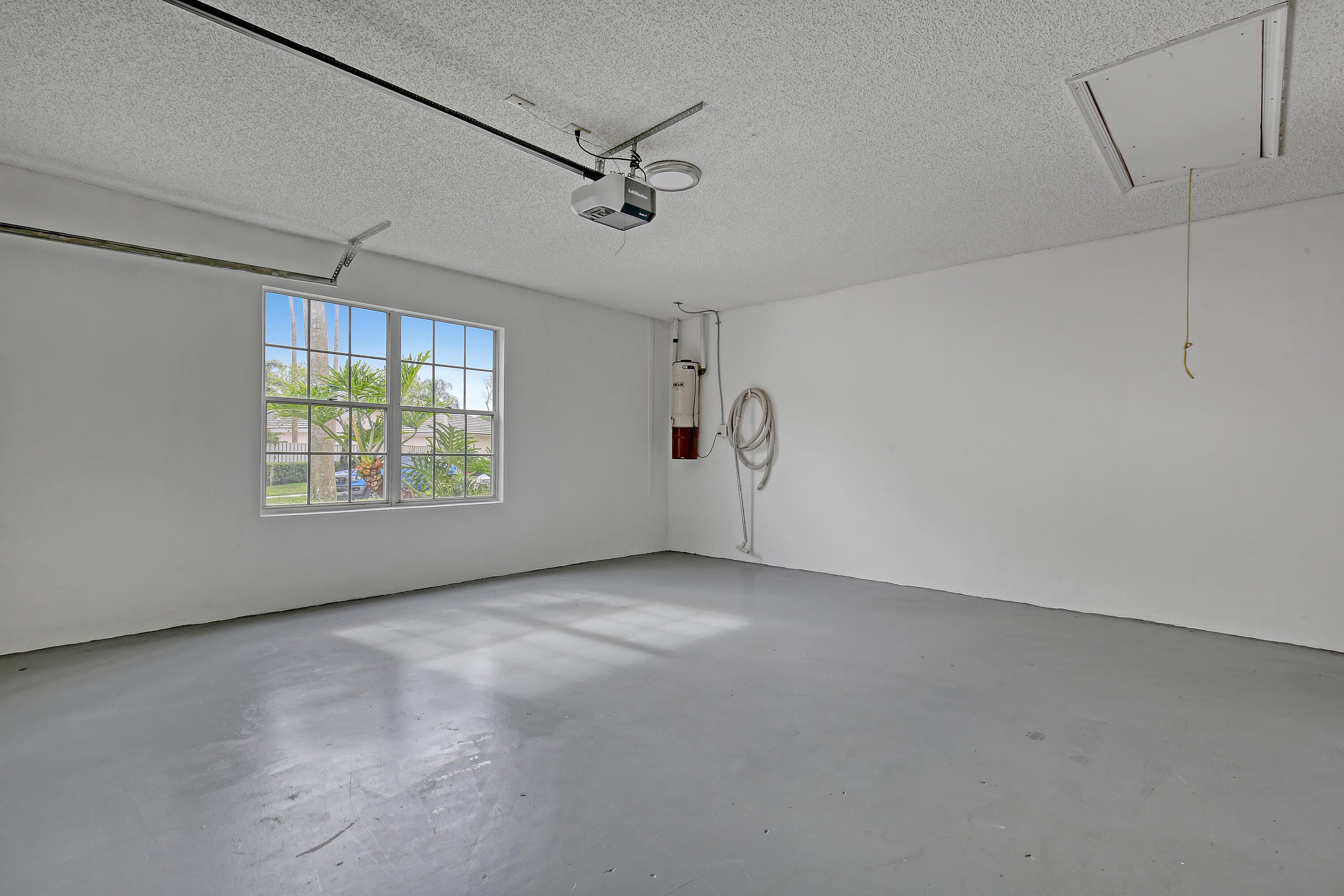 EAGLETON LAKES - Residential