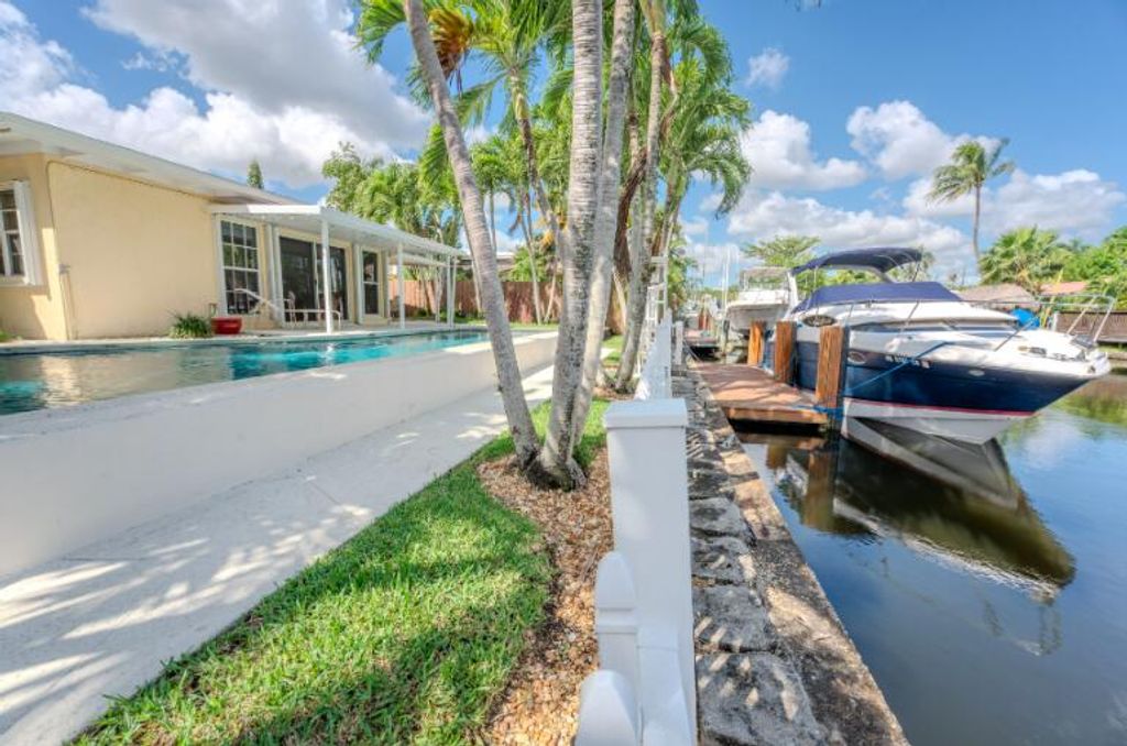 Photo of 1625 SW 5th Court, Fort Lauderdale, FL 33312 (MLS # B26005718)