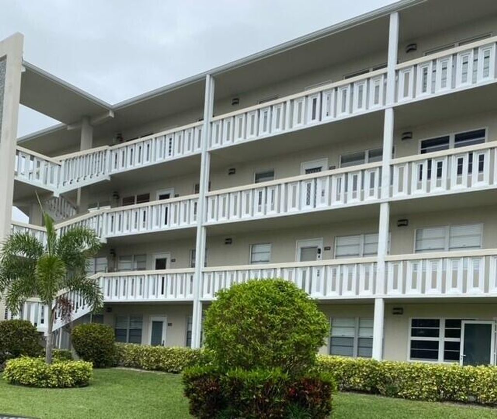 Photo of 296 Grantham F, Deerfield Beach, FL 33442 (MLS # B26003780)