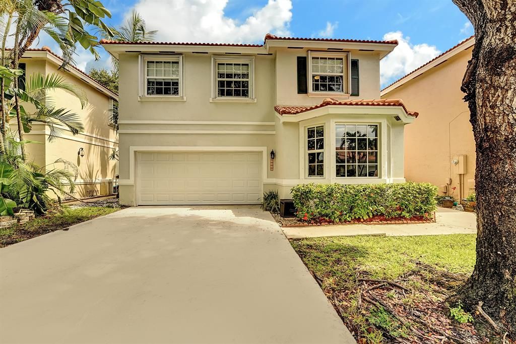 Photo of 15330 SW 51st Manor, Davie, FL 33331 (MLS # R10726107)
