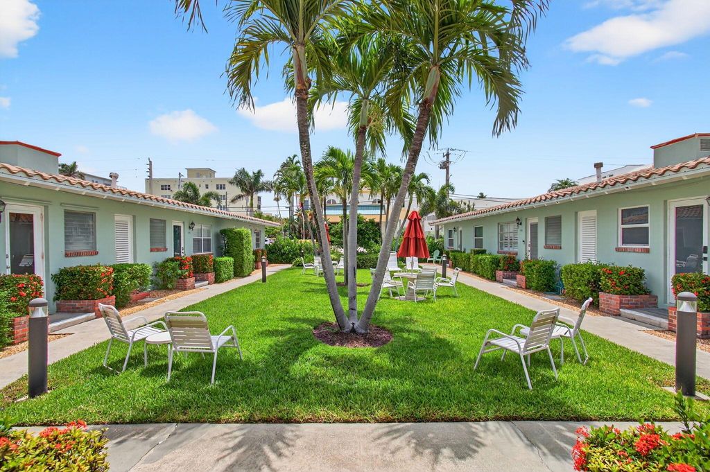 Photo of 30 Andrews Avenue #20-B, Delray Beach, FL 33483 (MLS # R11104027)