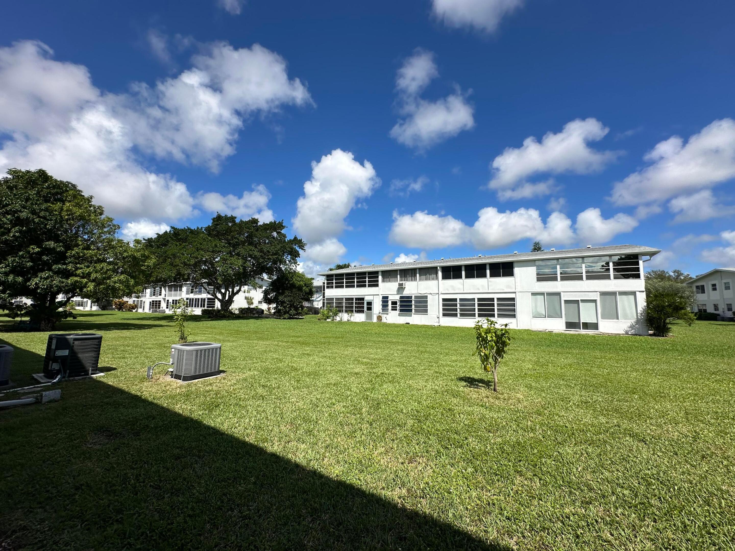 MARKHAM N CONDO - Residential