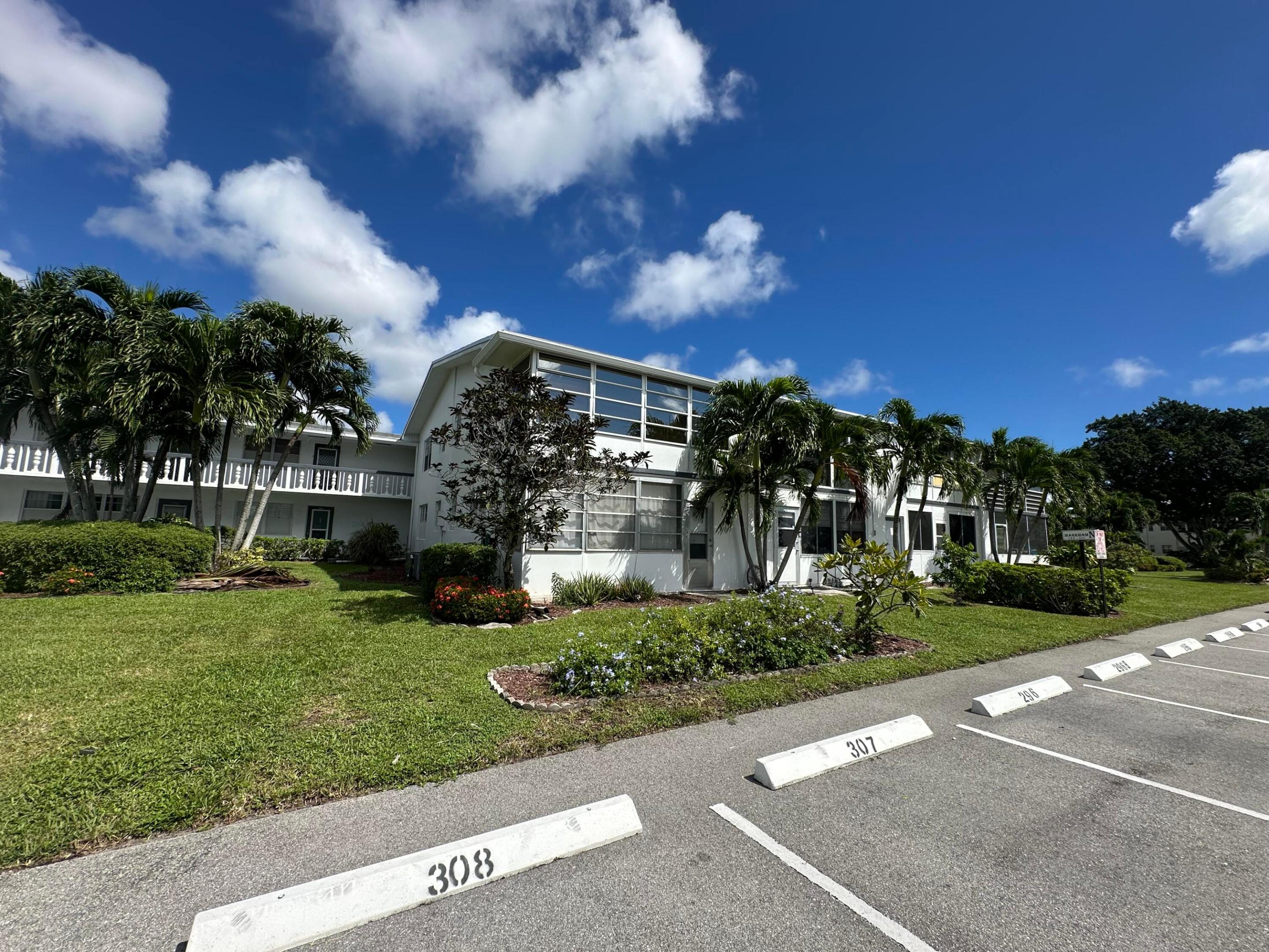 MARKHAM N CONDO - Residential