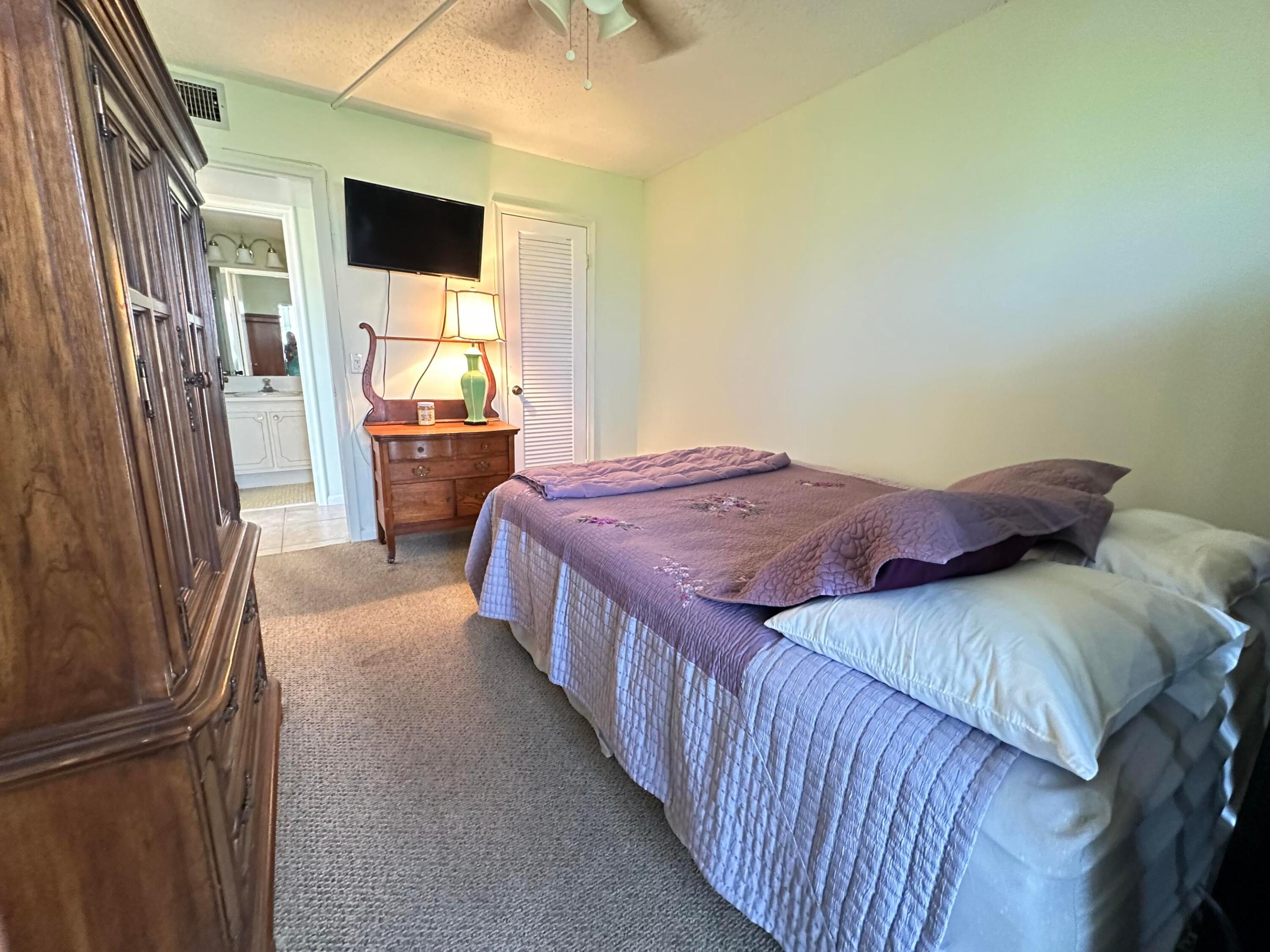 MARKHAM N CONDO - Residential