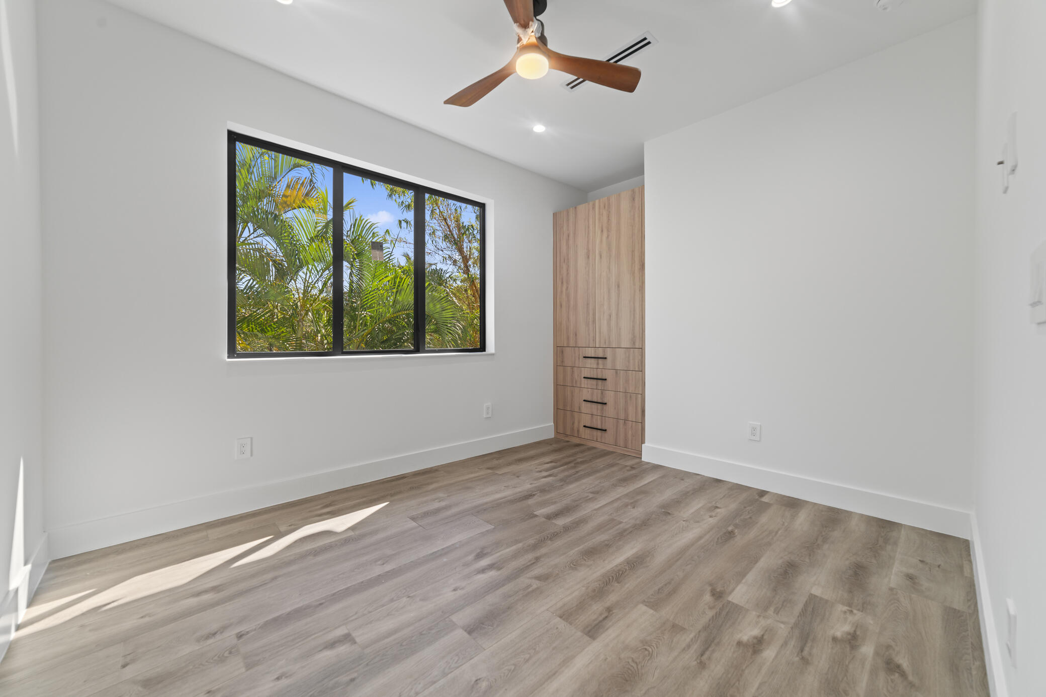 HOLIDAY HEIGHTS - Residential