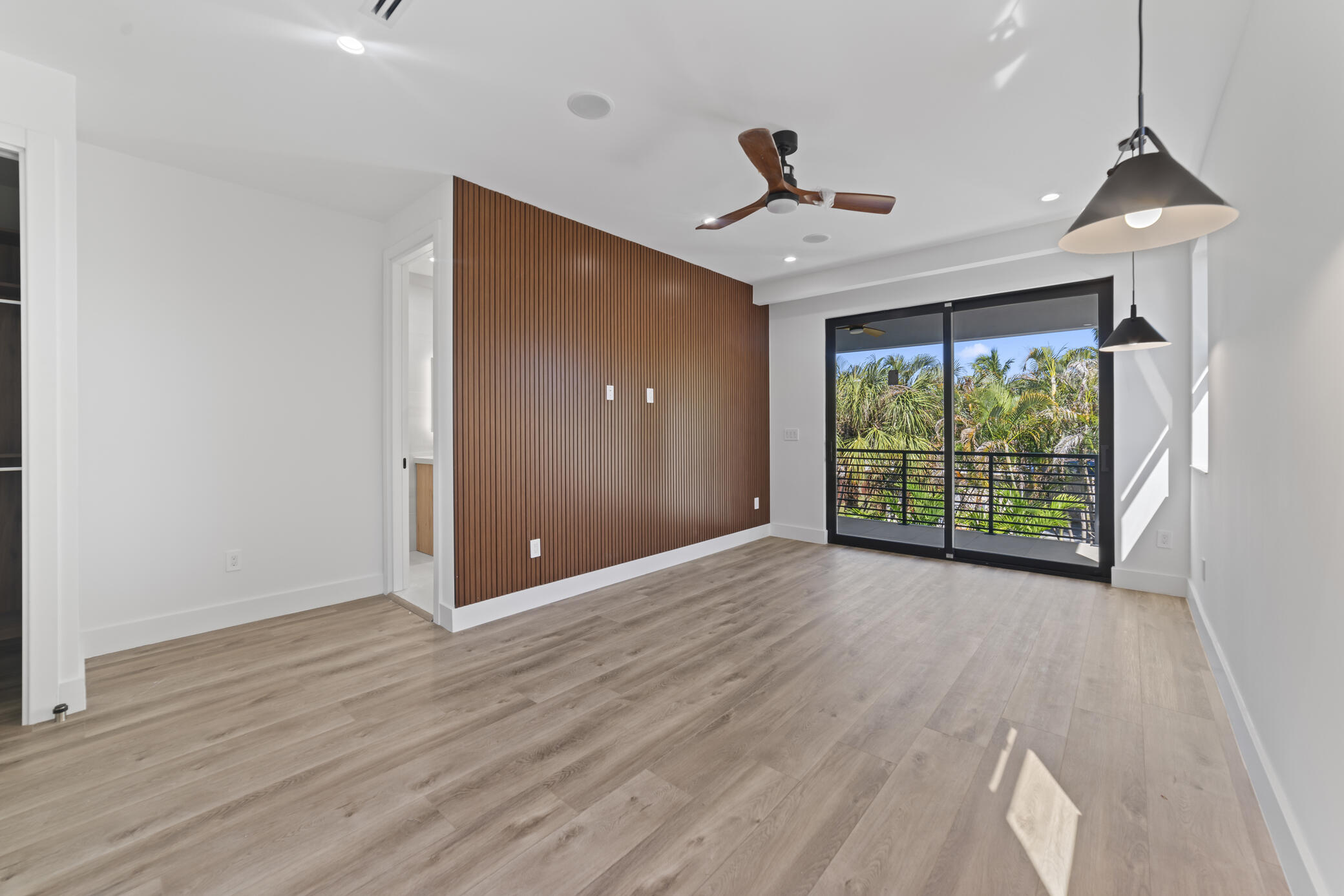 HOLIDAY HEIGHTS - Residential