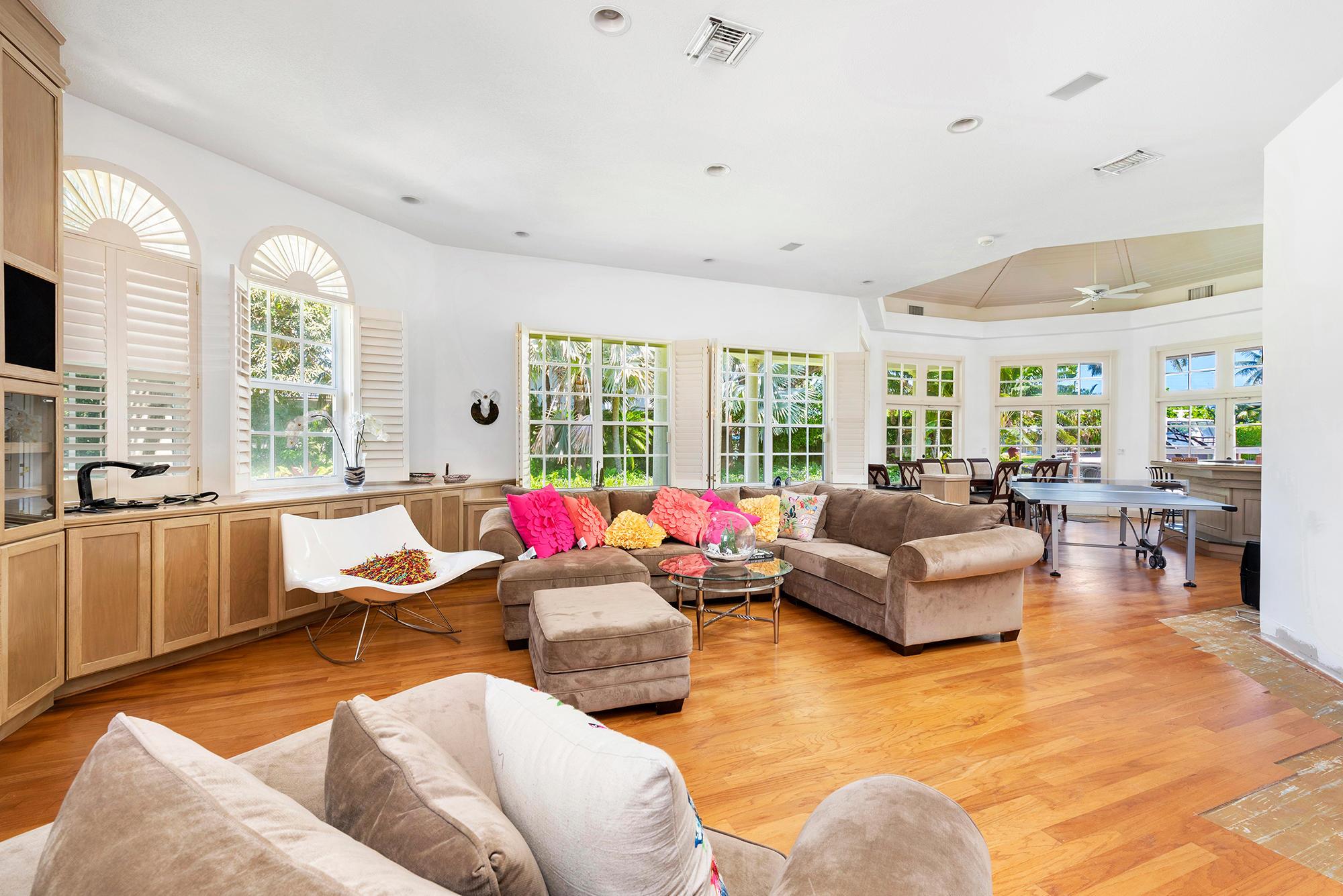 SEA ISLAND - Residential