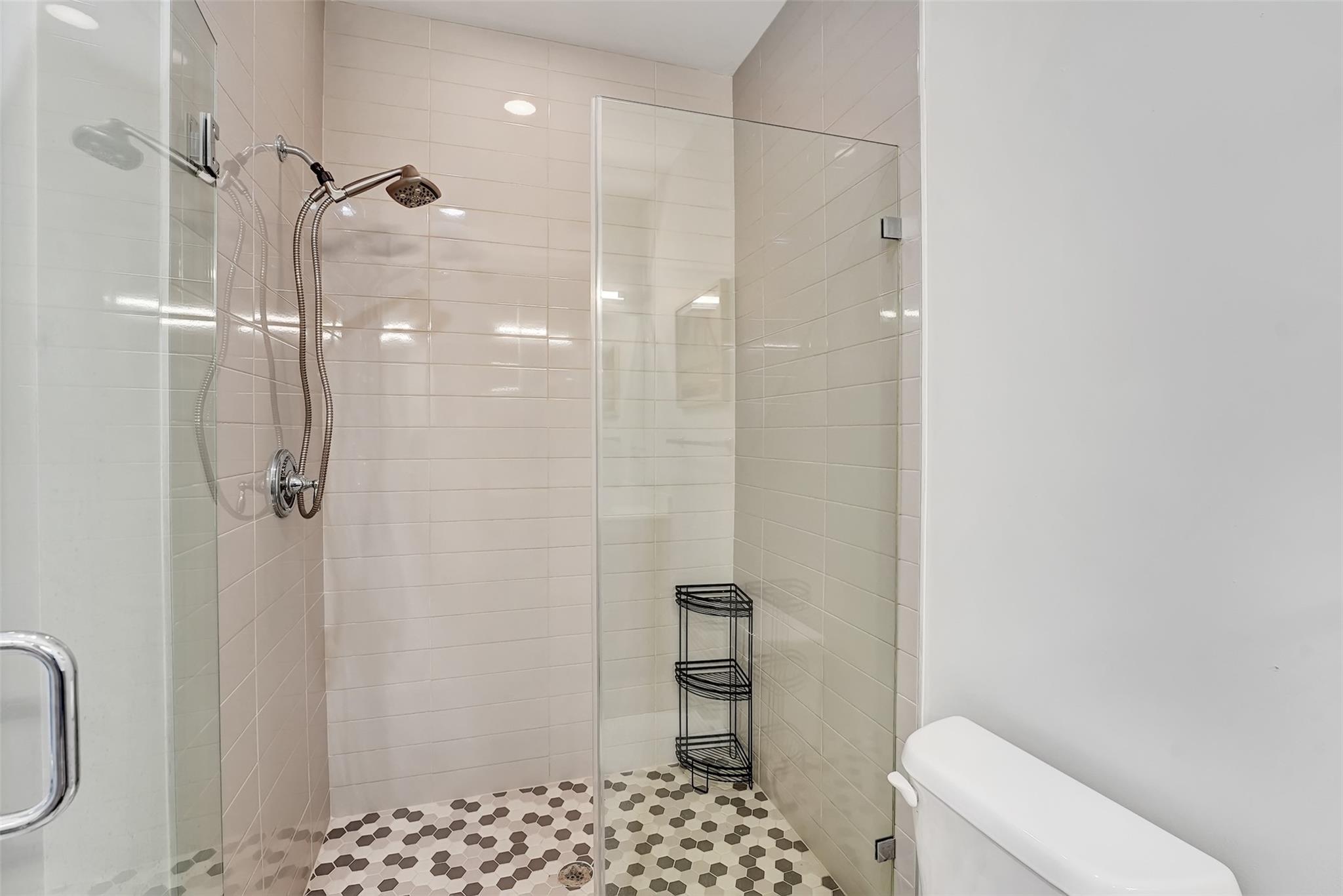 ATLANTIC EAST - Residential