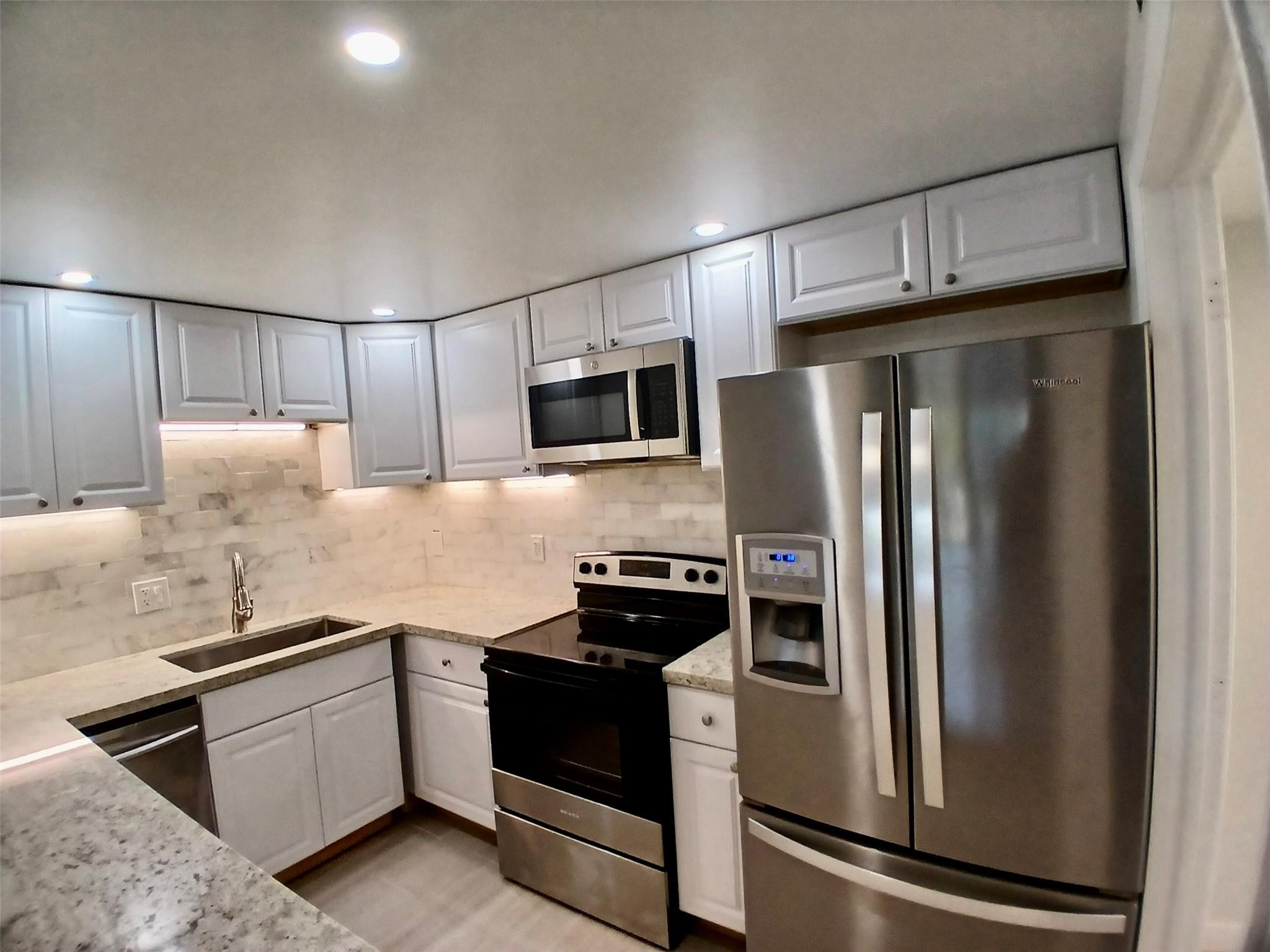 The Manors Of Inverrary - Residential Lease