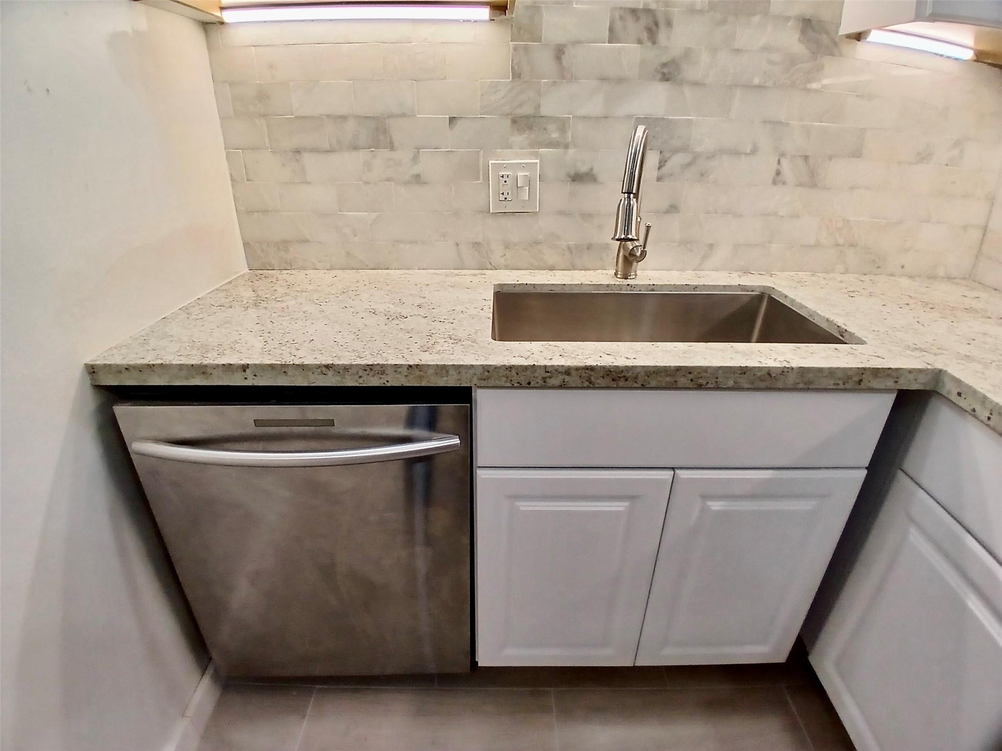 The Manors Of Inverrary - Residential Lease