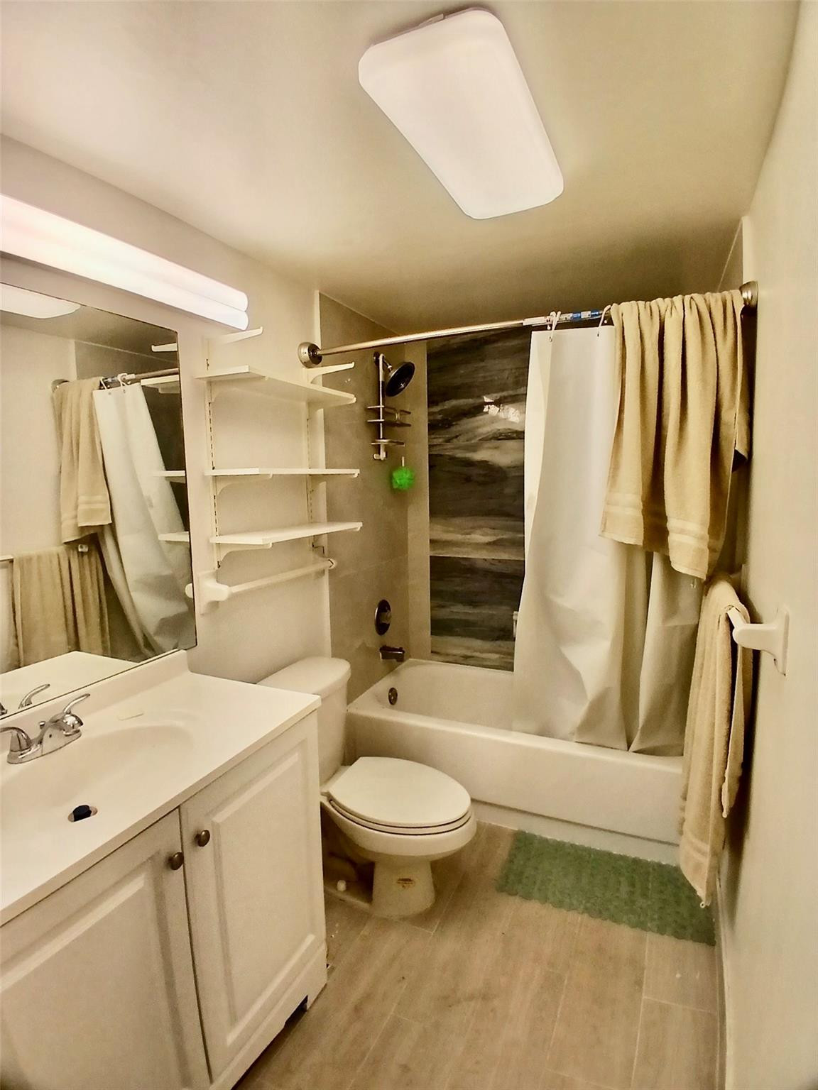 The Manors Of Inverrary - Residential Lease