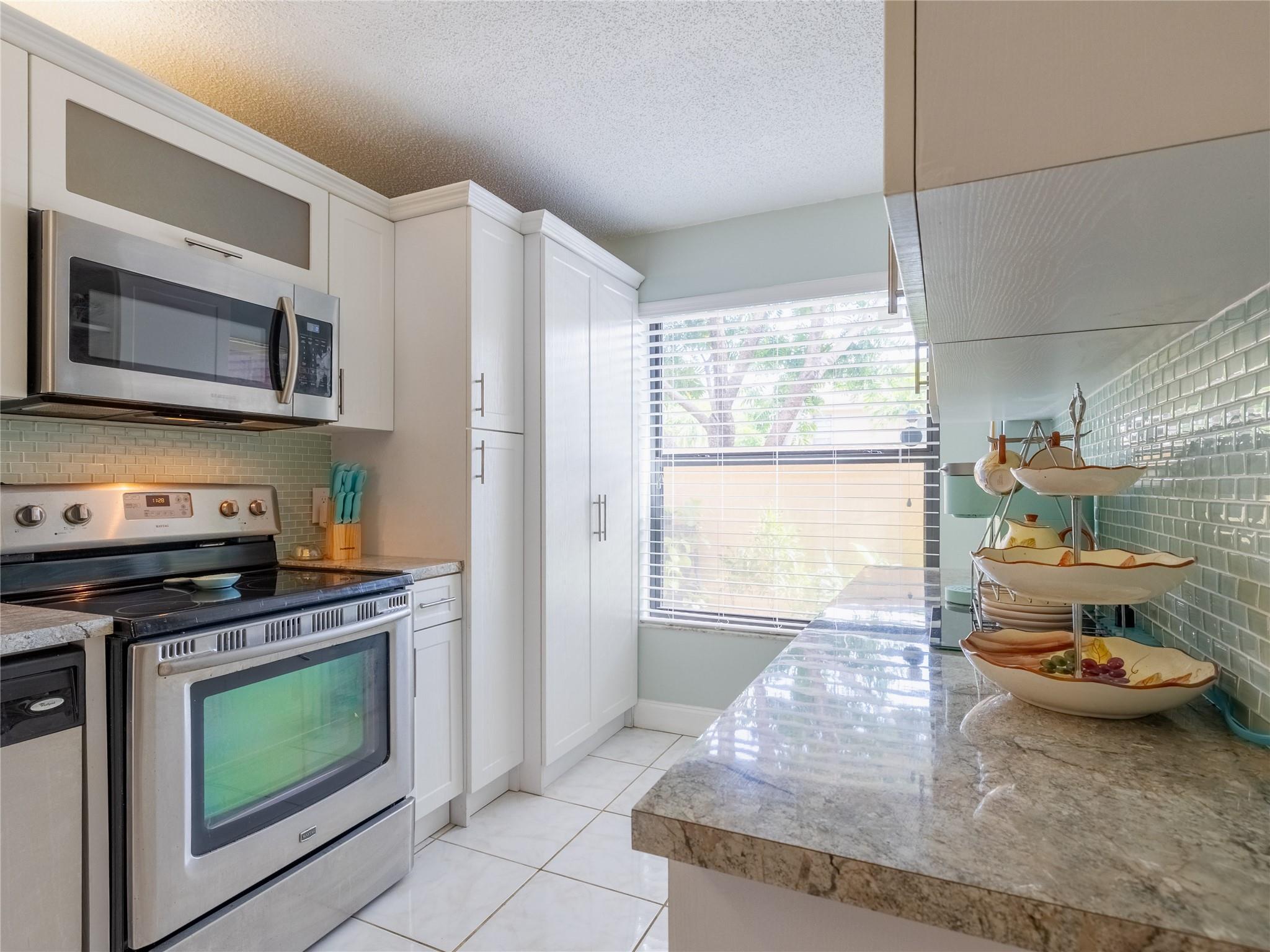 WESTLAKE - Residential