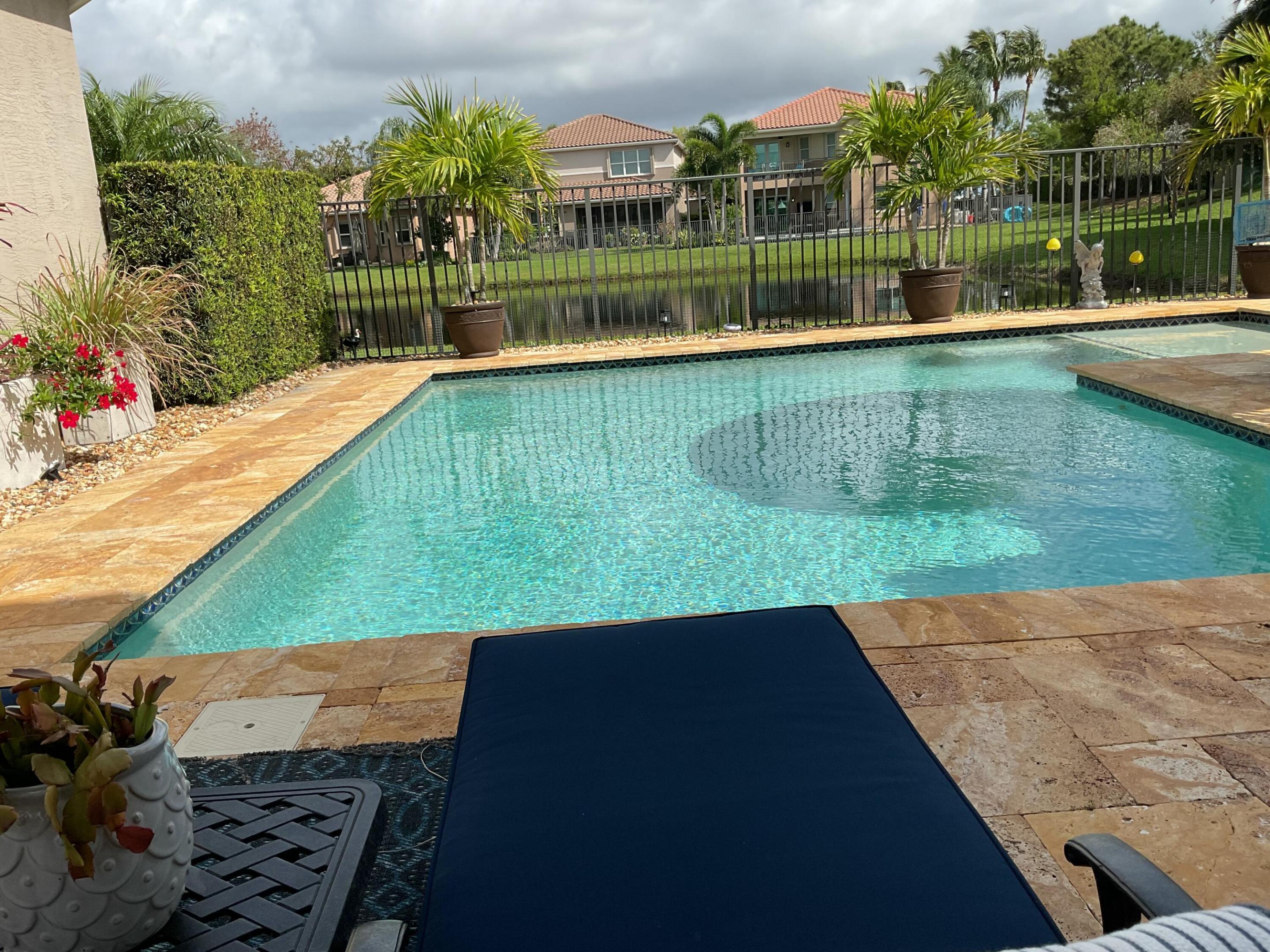 8219 Calabria Lakes Drive