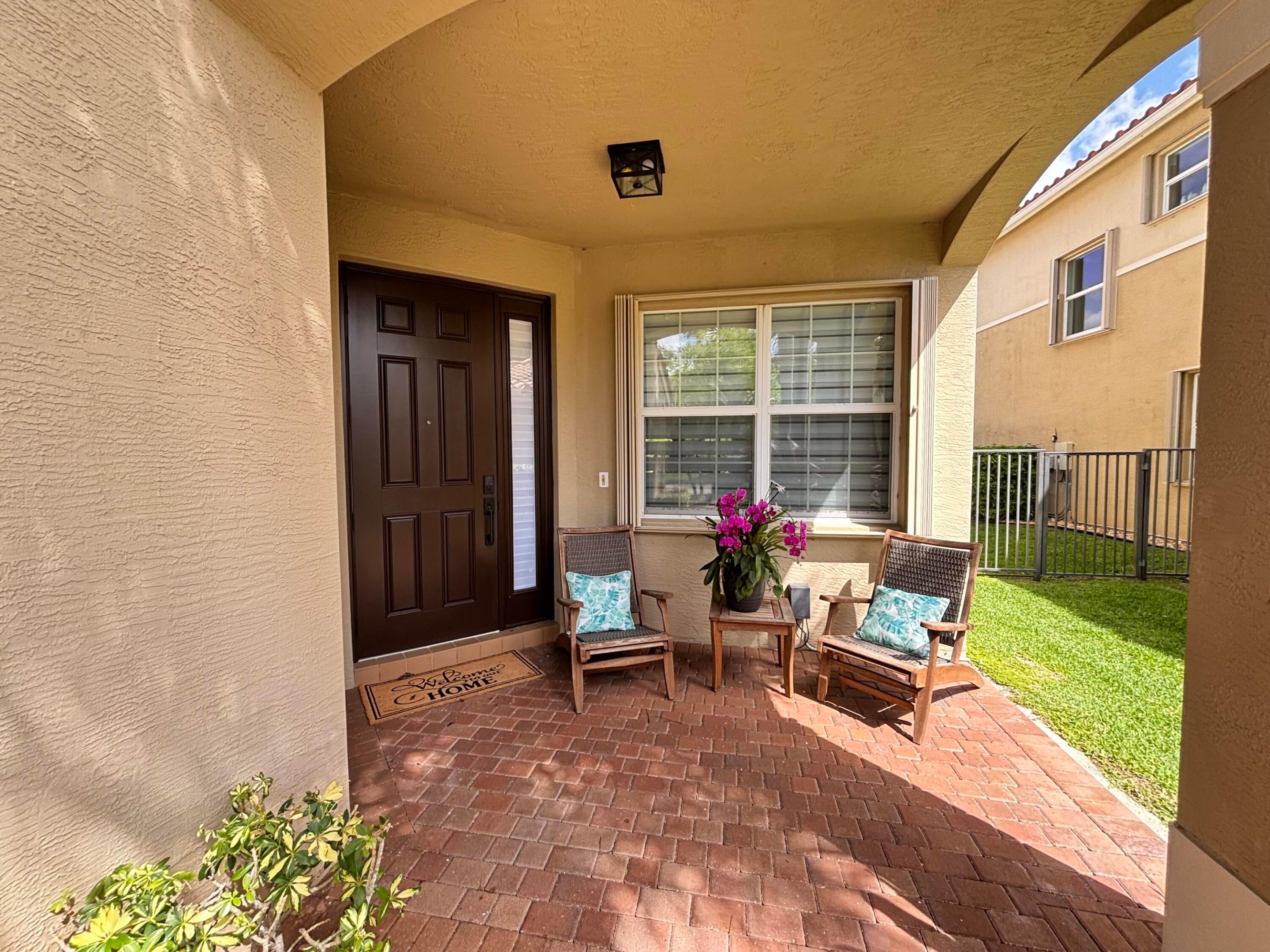 8219 Calabria Lakes Drive