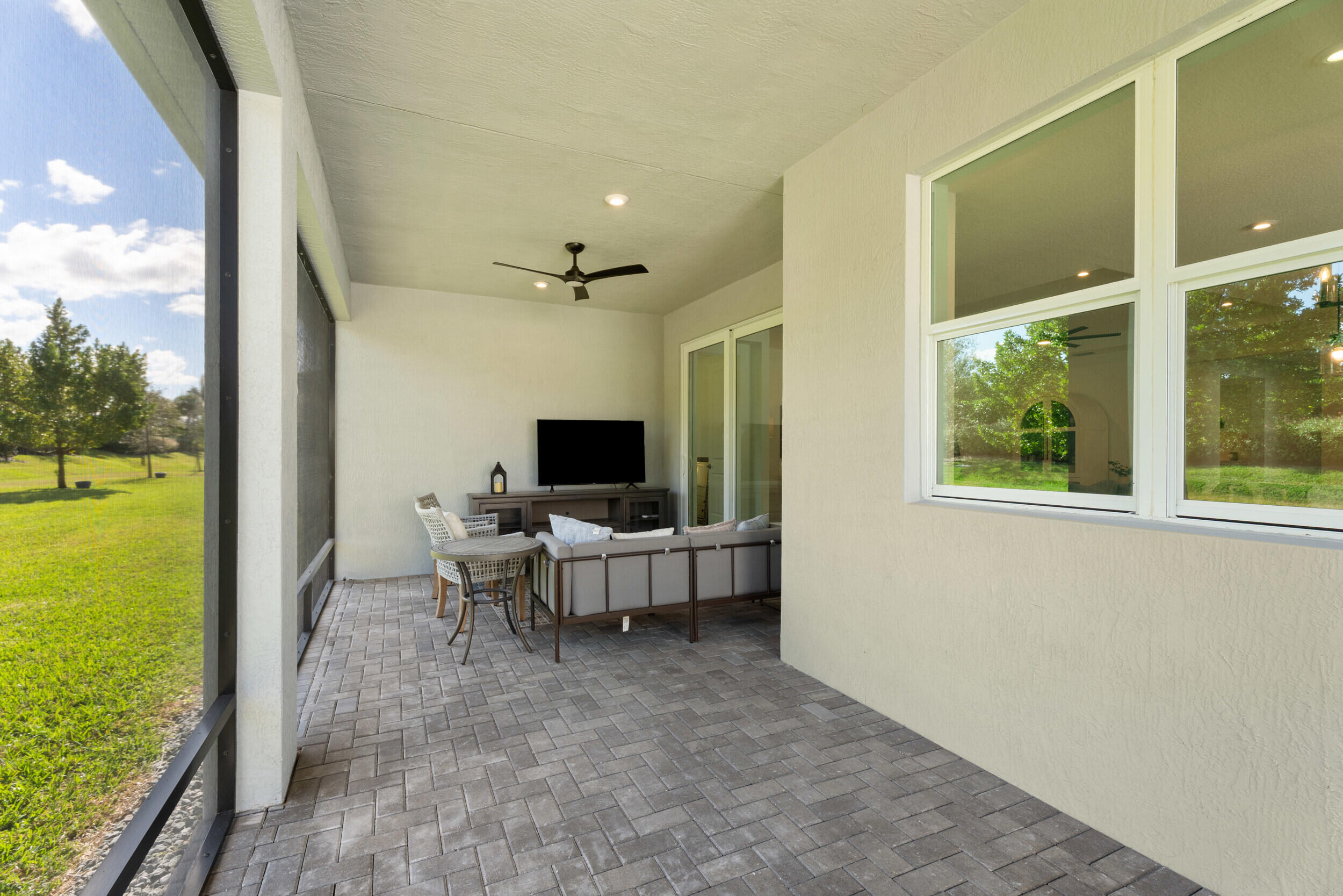 TELARO AT SOUTHERN GROVE - Residential