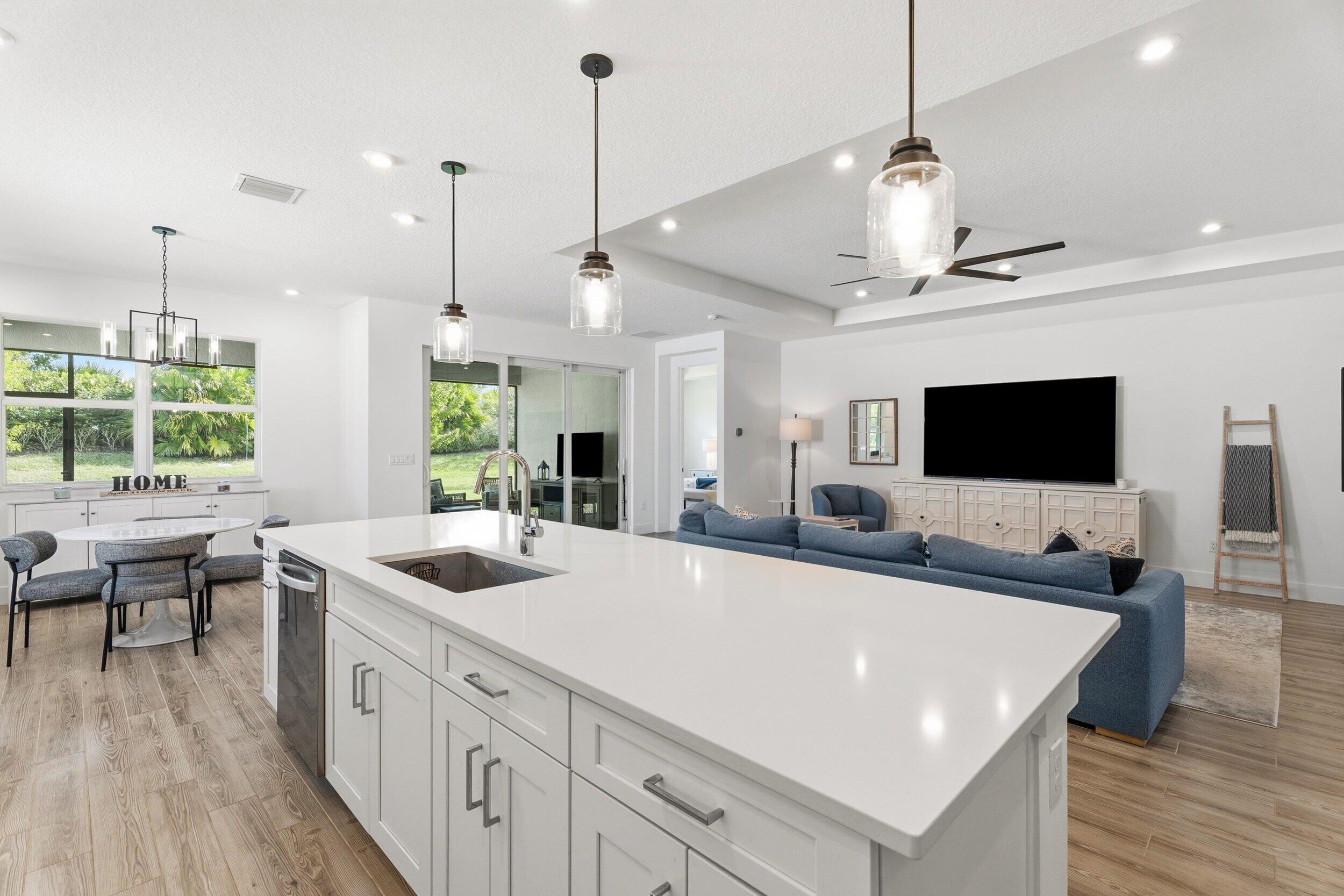 TELARO AT SOUTHERN GROVE - Residential