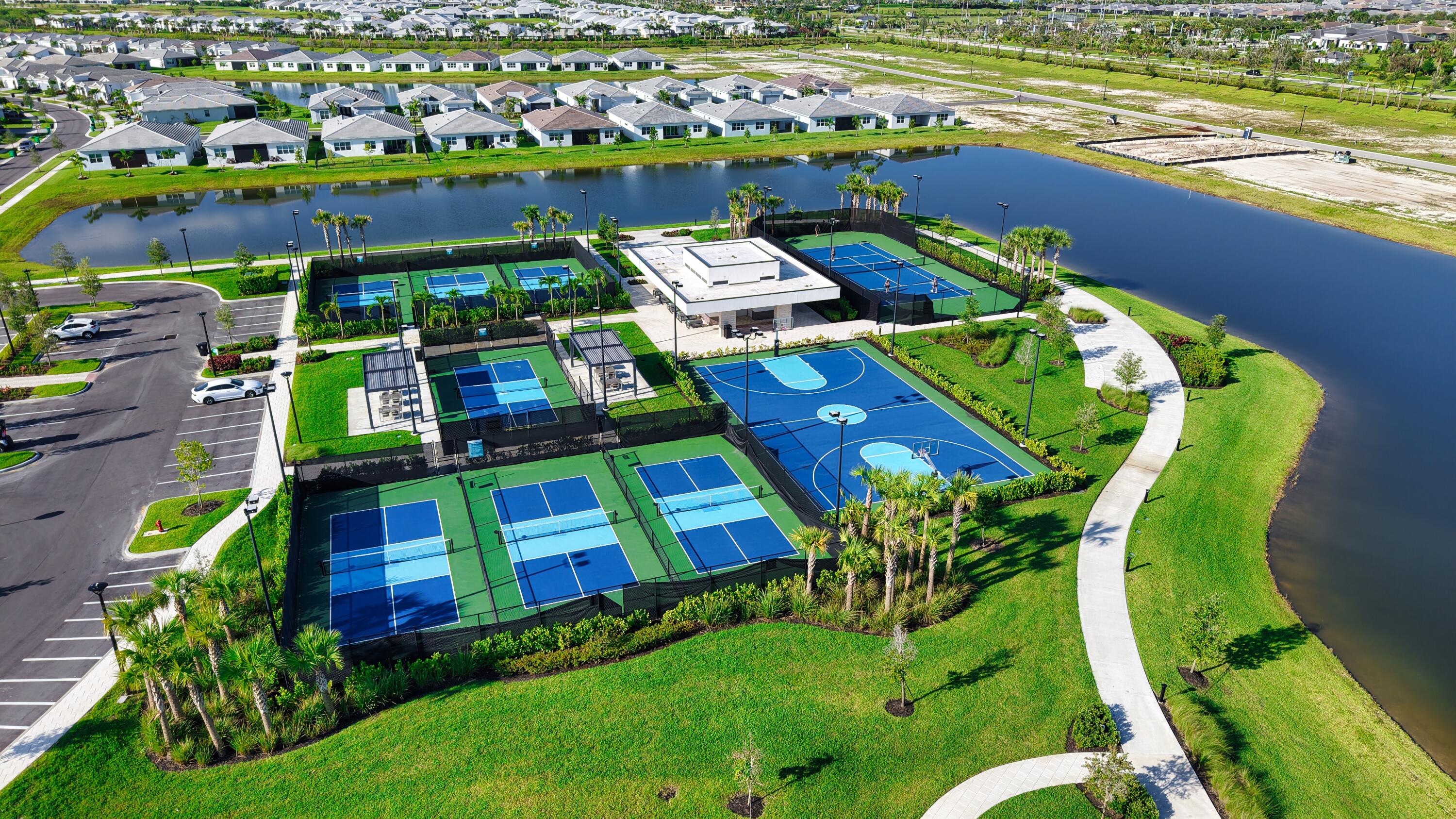 TELARO AT SOUTHERN GROVE - Residential