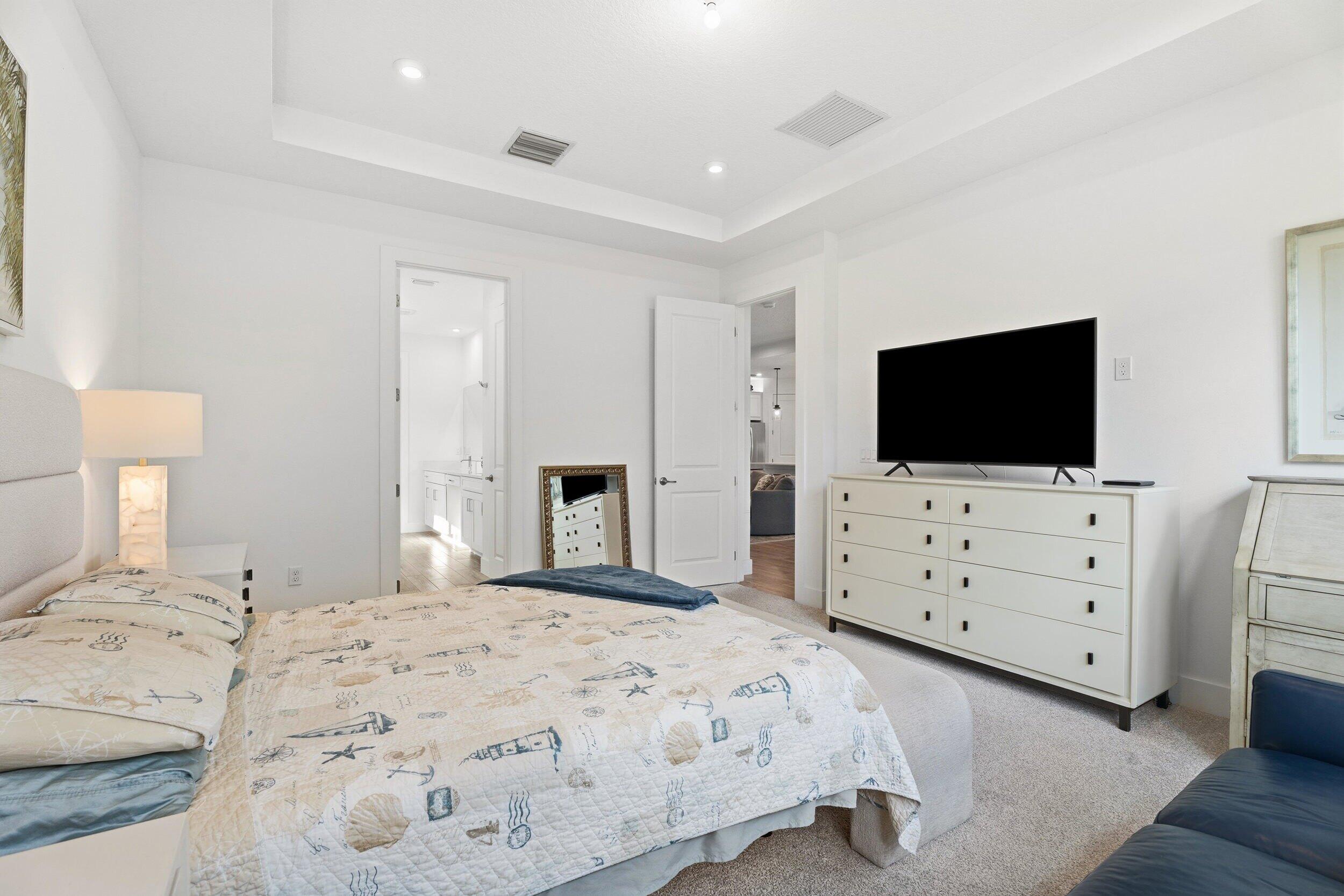 TELARO AT SOUTHERN GROVE - Residential