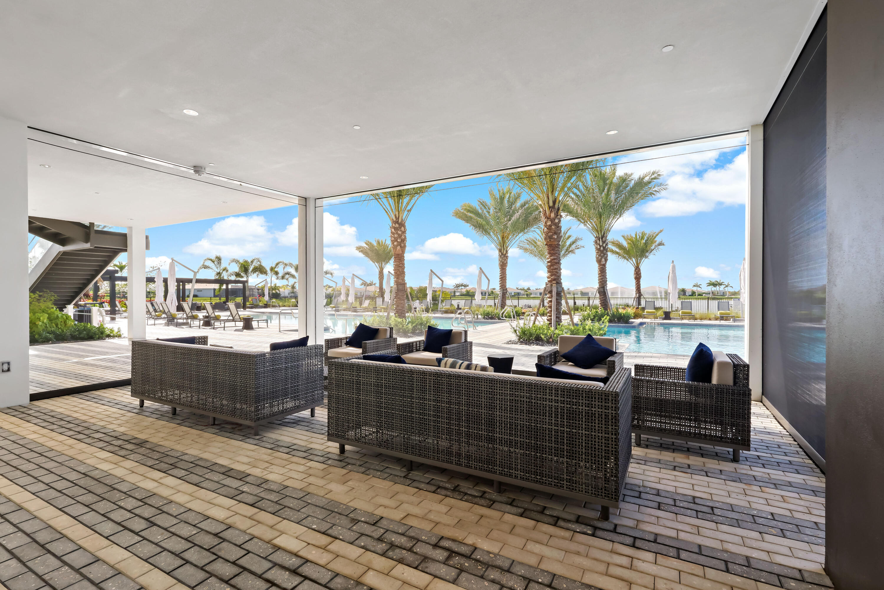 TELARO AT SOUTHERN GROVE - Residential