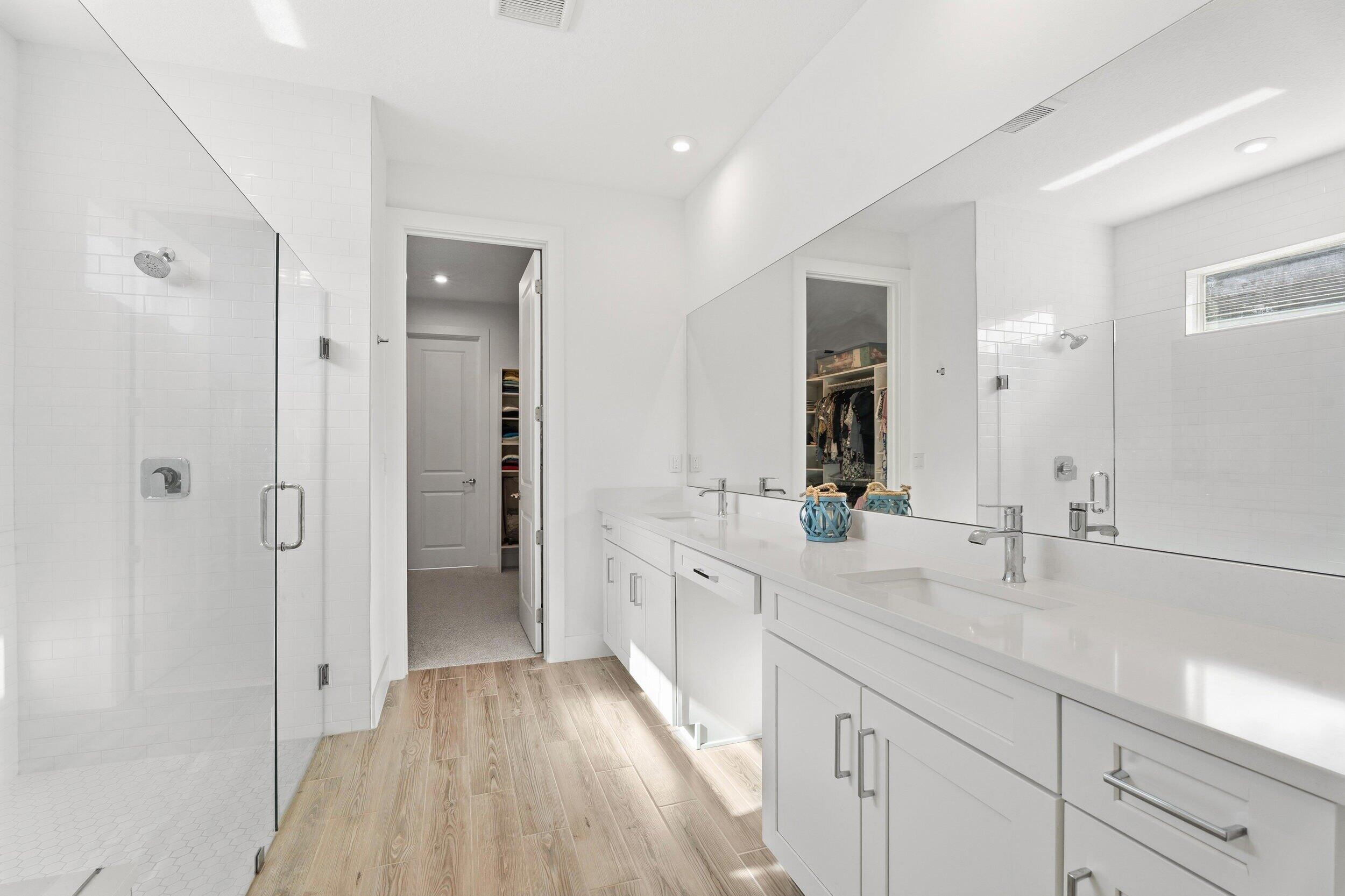 TELARO AT SOUTHERN GROVE - Residential