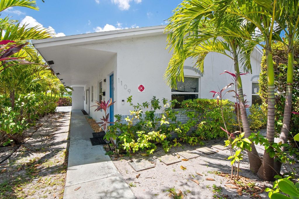 Photo of 1109 NE 6th Avenue, Fort Lauderdale, FL 33304 (MLS # F10499617)