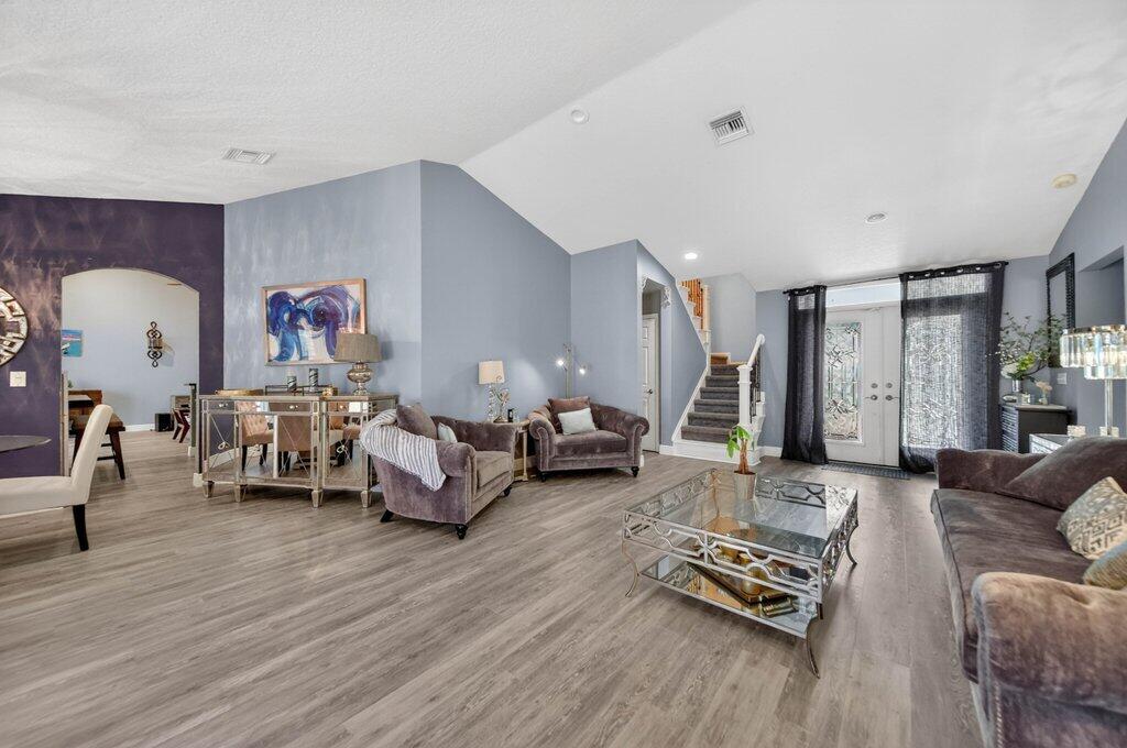 3730 SW Woodbriar Lane