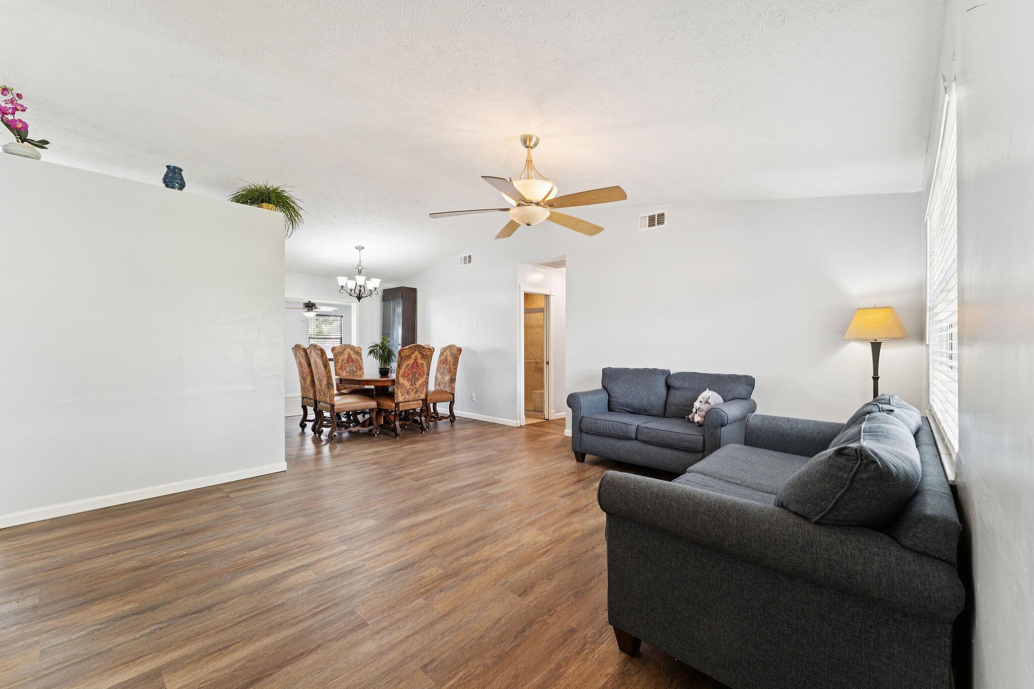 PORT ST LUCIE SECTION 4 - Residential