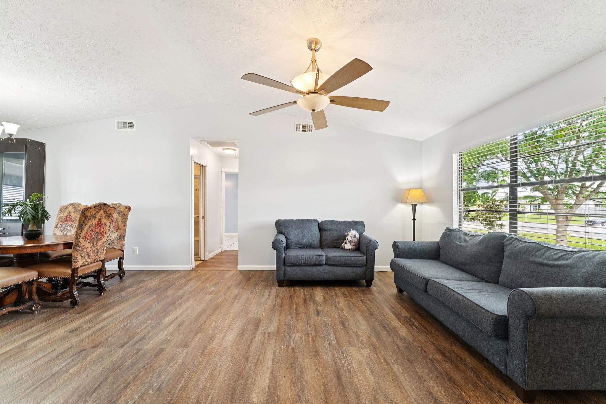 PORT ST LUCIE SECTION 4 - Residential