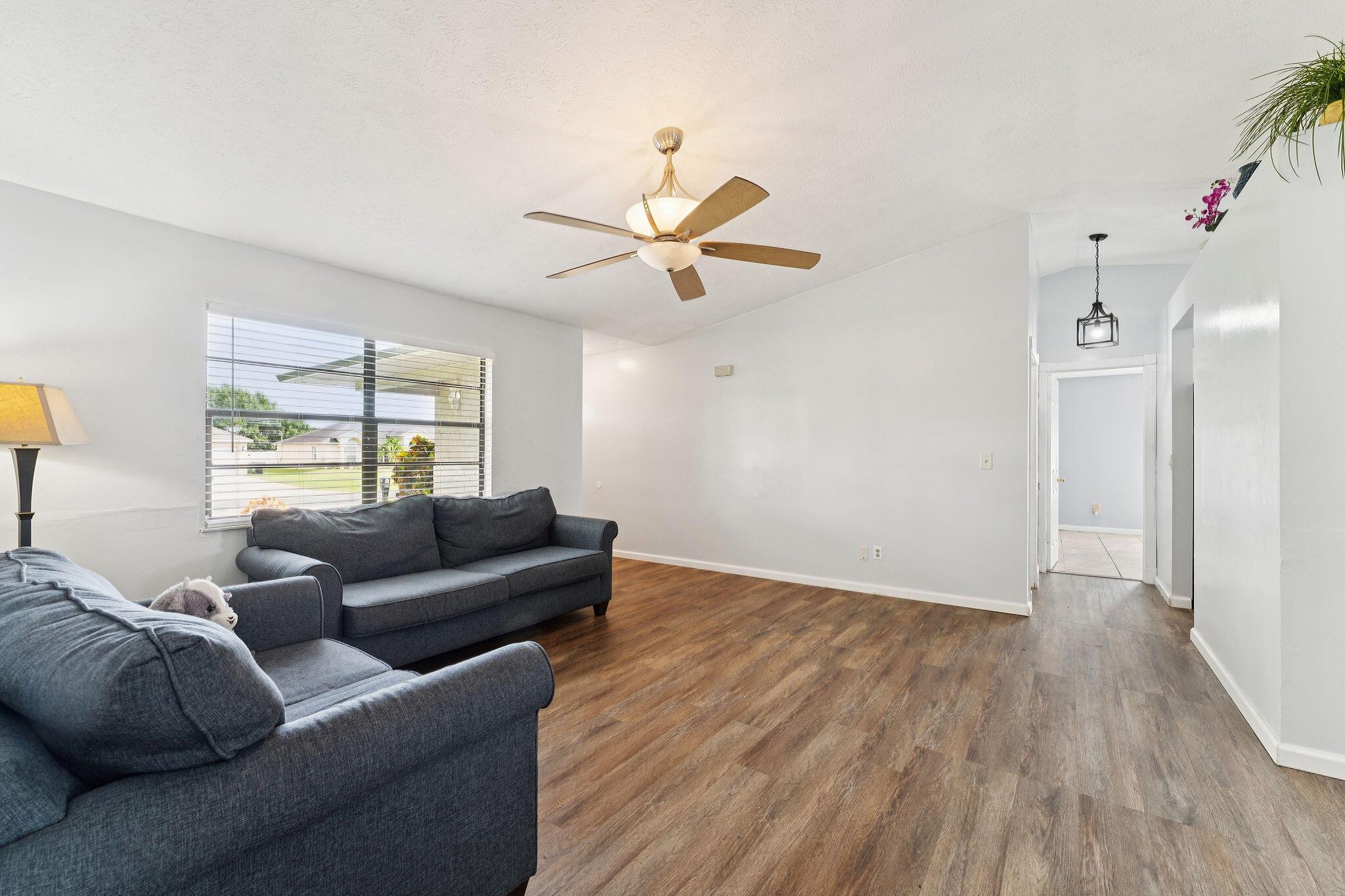 PORT ST LUCIE SECTION 4 - Residential