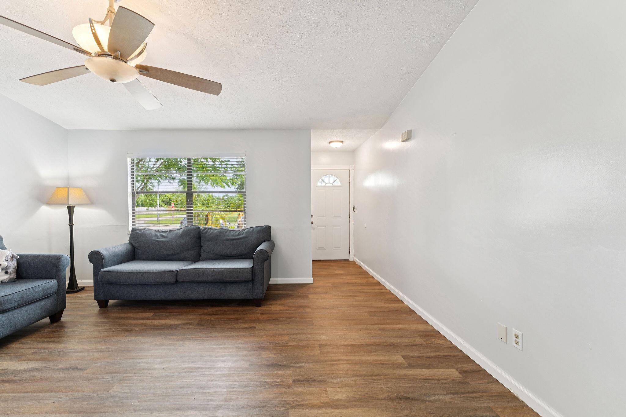 PORT ST LUCIE SECTION 4 - Residential