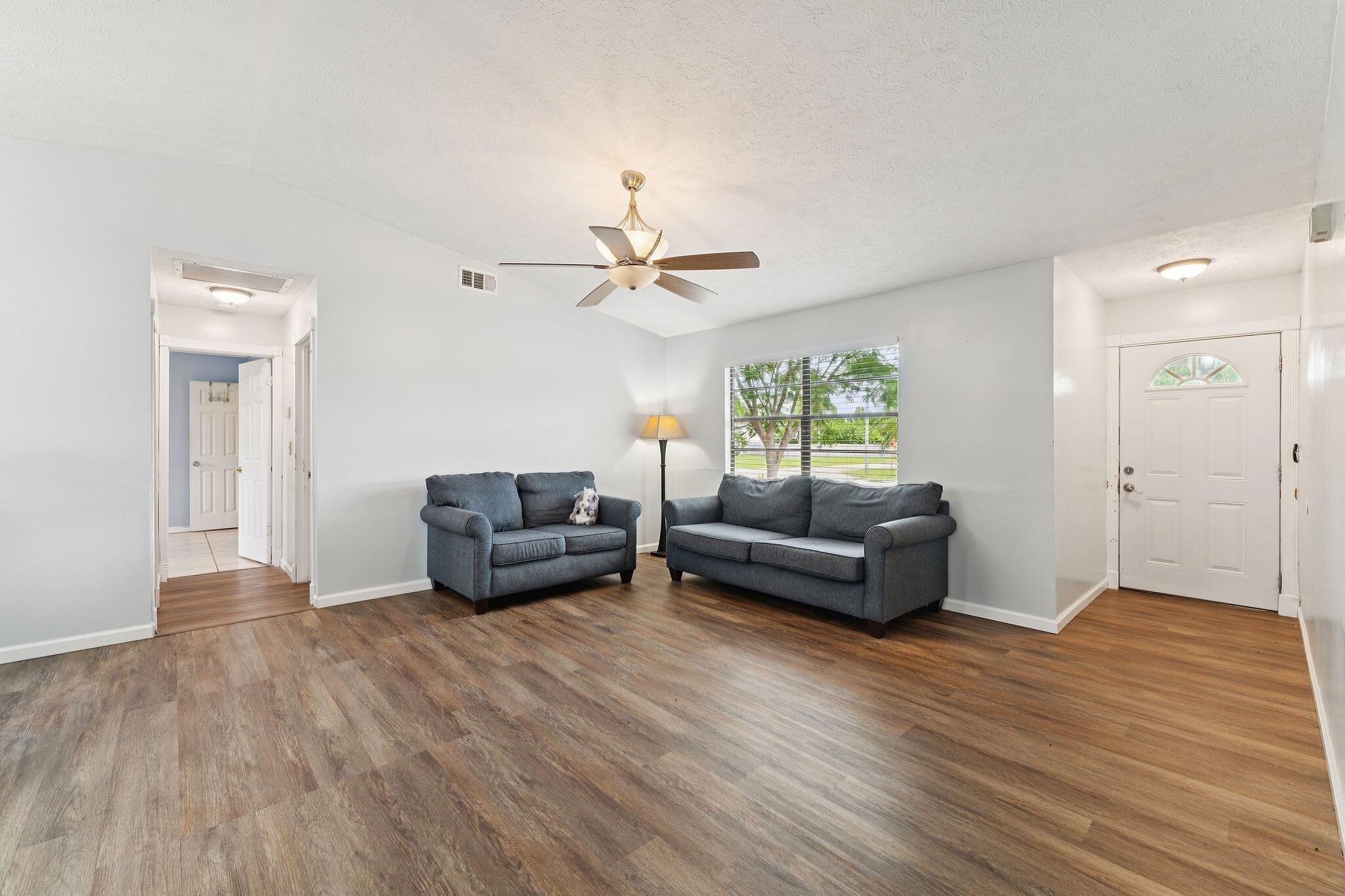 PORT ST LUCIE SECTION 4 - Residential