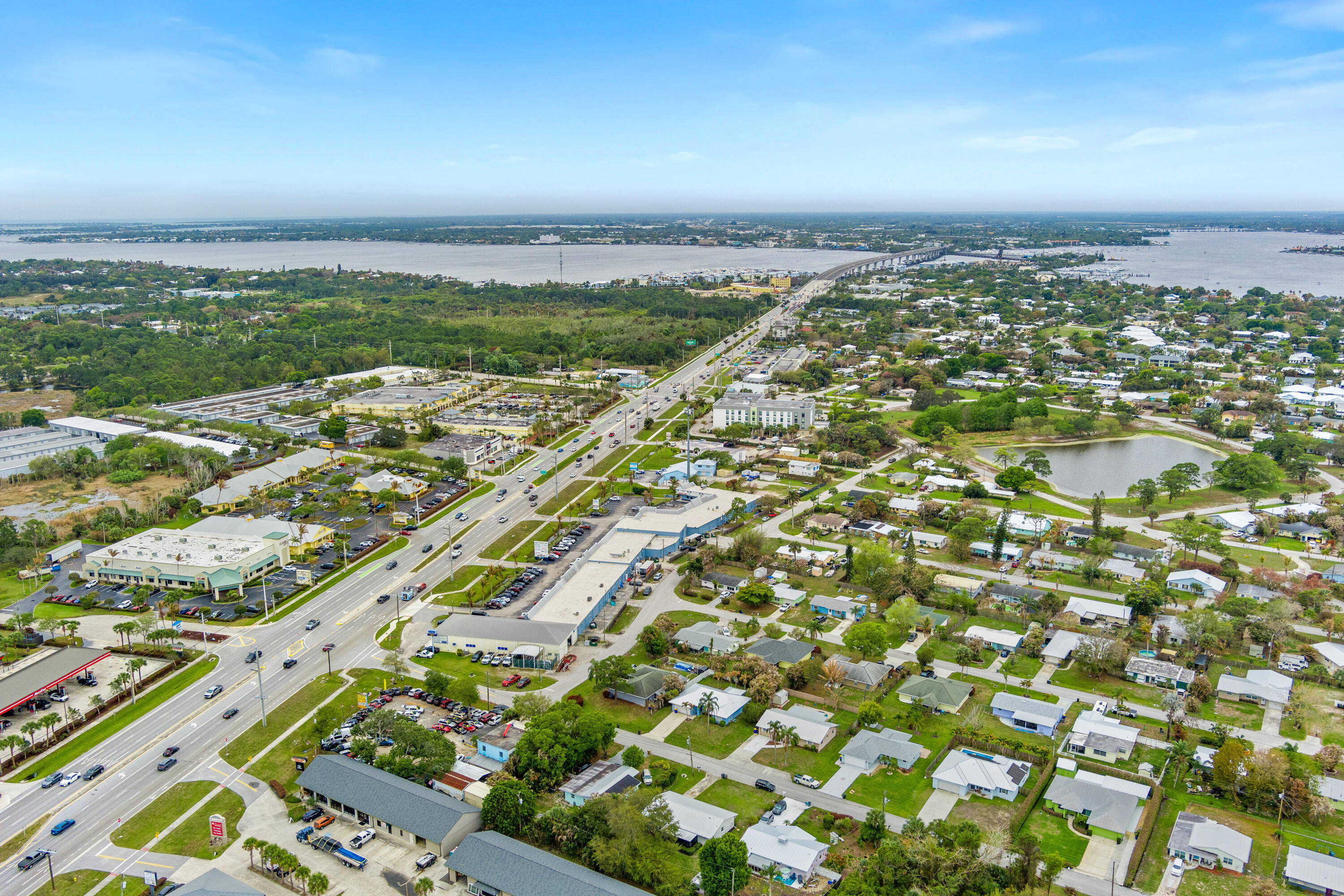 PALM LAKE PARK - Residential