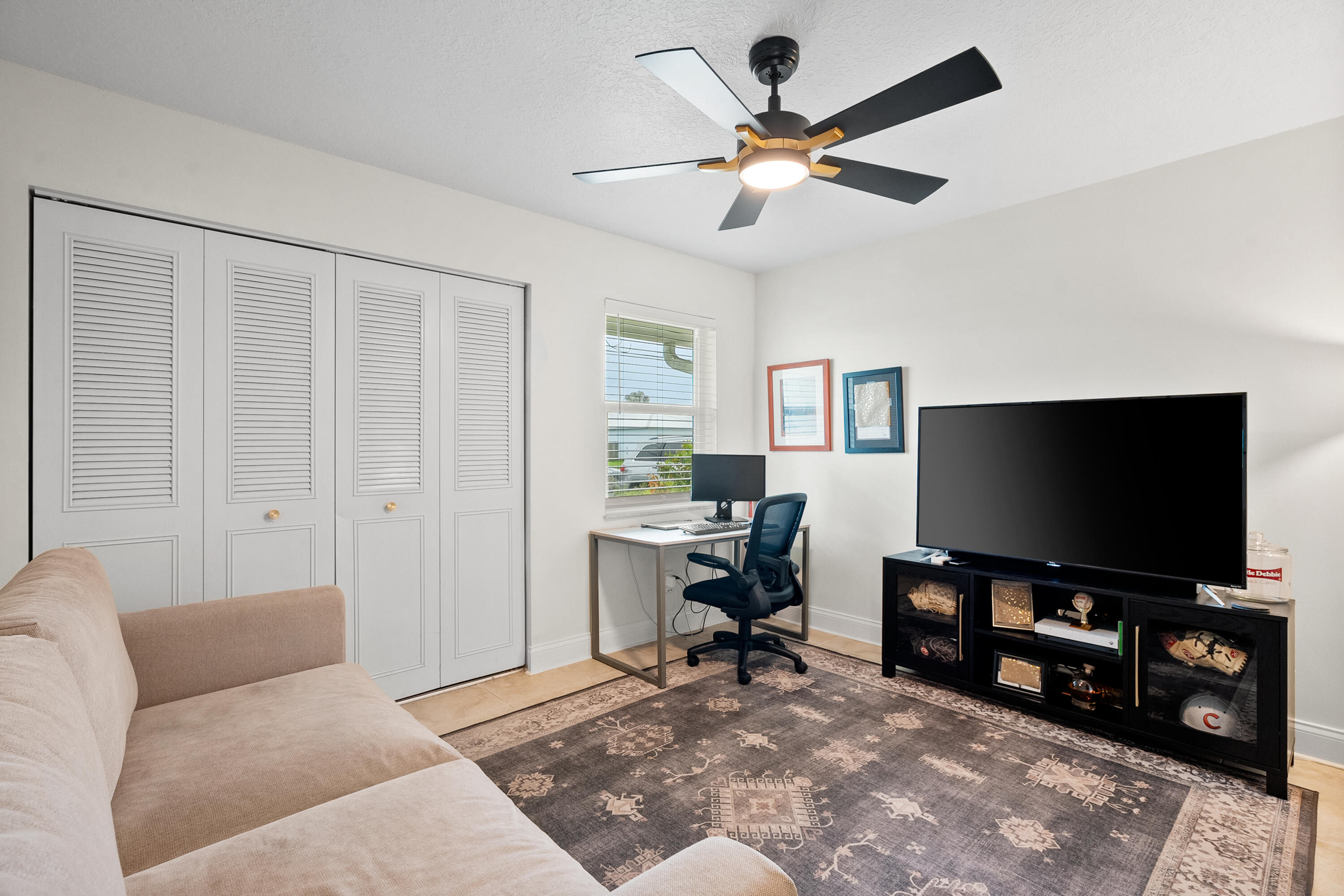 PALM LAKE PARK - Residential