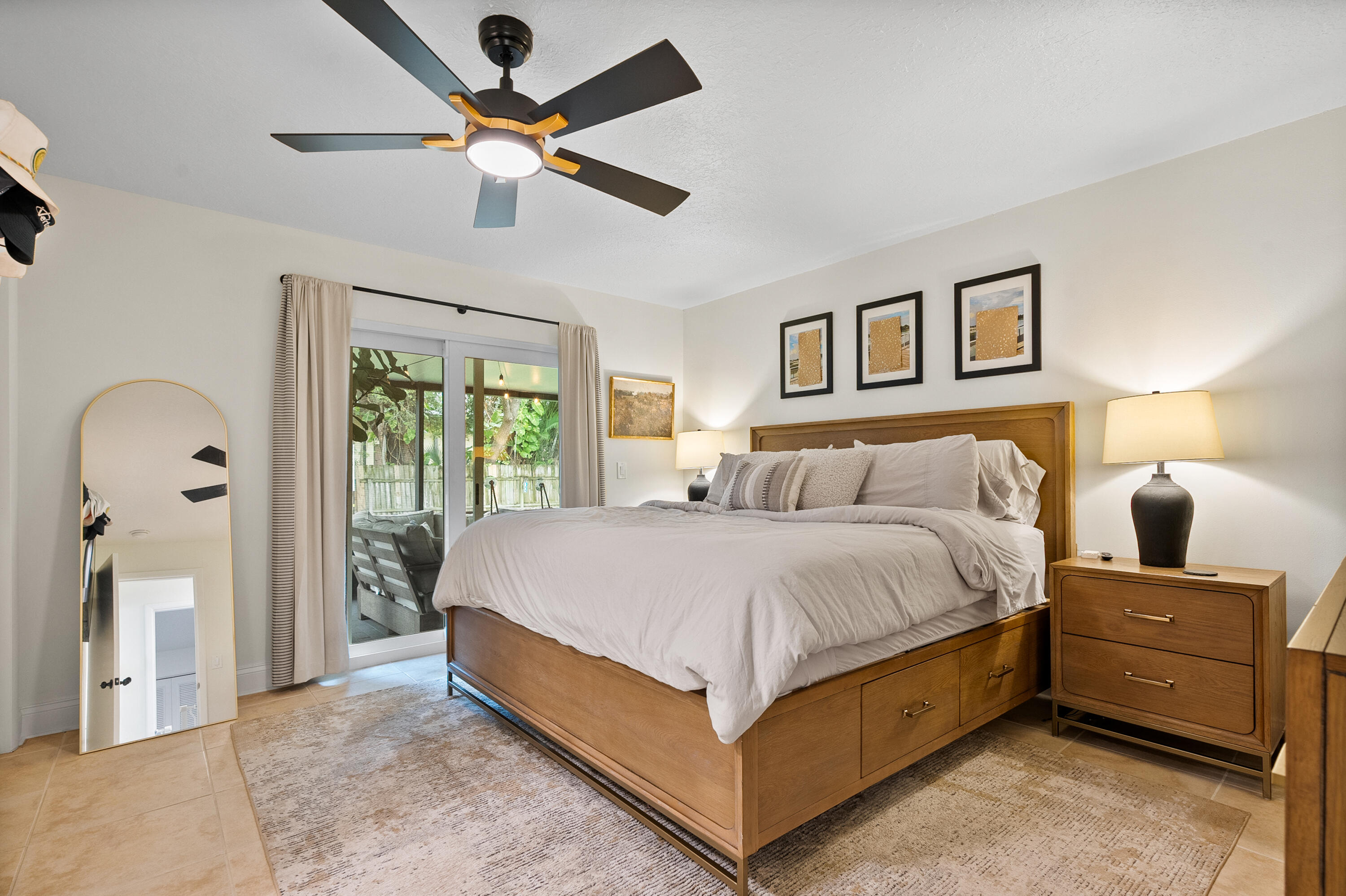 PALM LAKE PARK - Residential