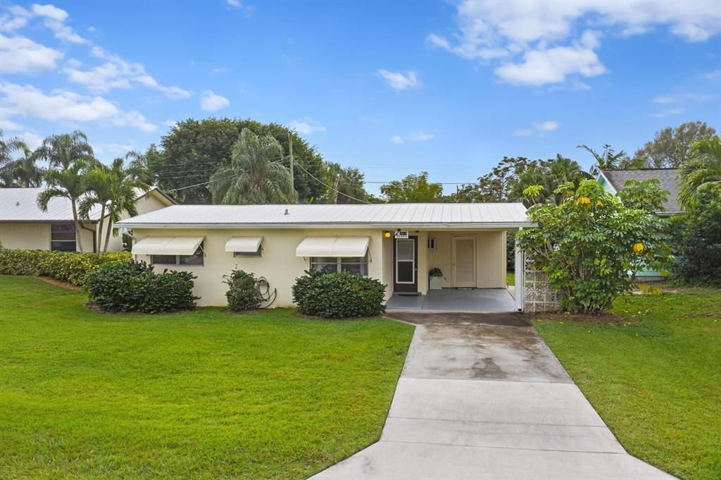 Photo of 3004 SE Banyan Street, Stuart, FL 34997 (MLS # R10767684)