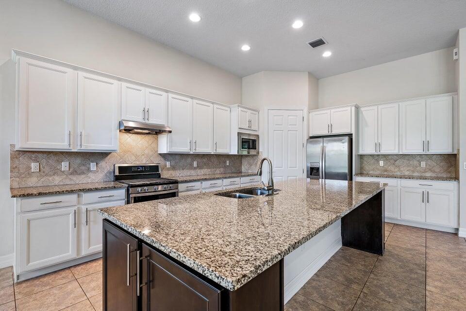 127 Shores Pointe Drive