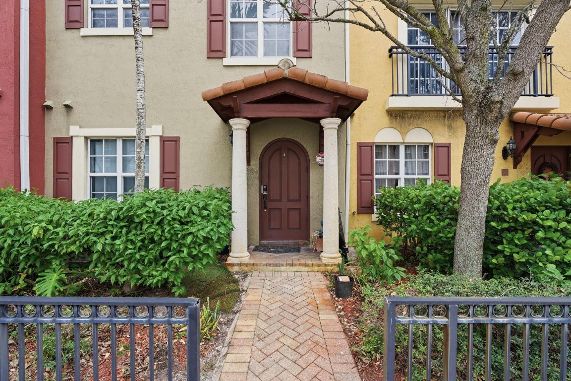 CLOISTERS AT LAKE WORTH - Residential Lease