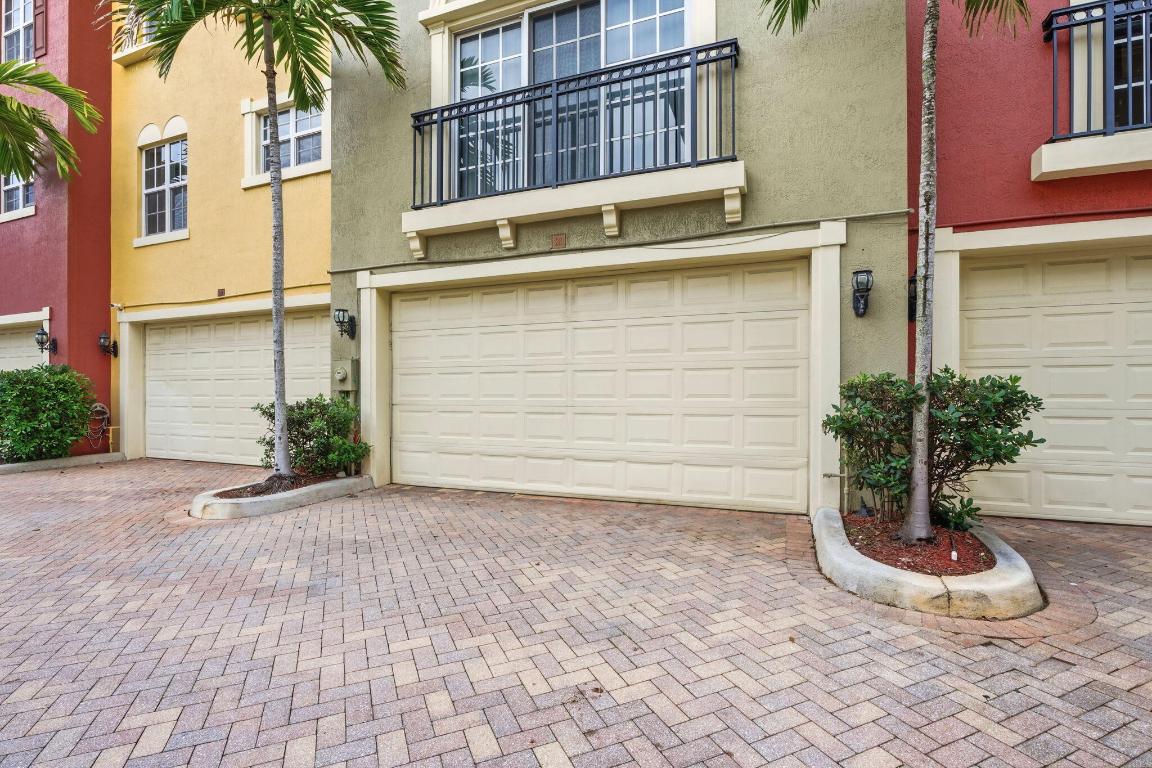 CLOISTERS AT LAKE WORTH - Residential Lease