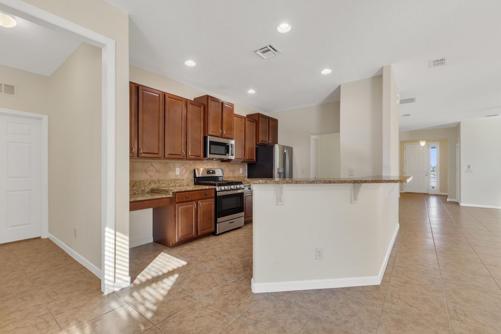 Photo of 1450 Caddy Court, Vero Beach, FL 32966 (MLS # R11163389)