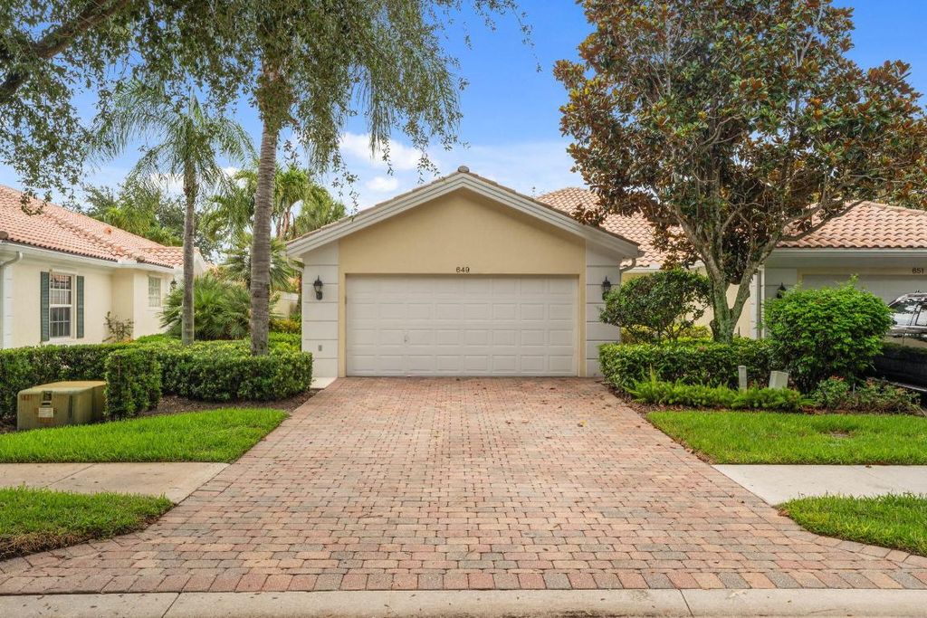 Photo of 649 Hudson Bay Drive, Palm Beach Gardens, FL 33410 (MLS # R11095436)