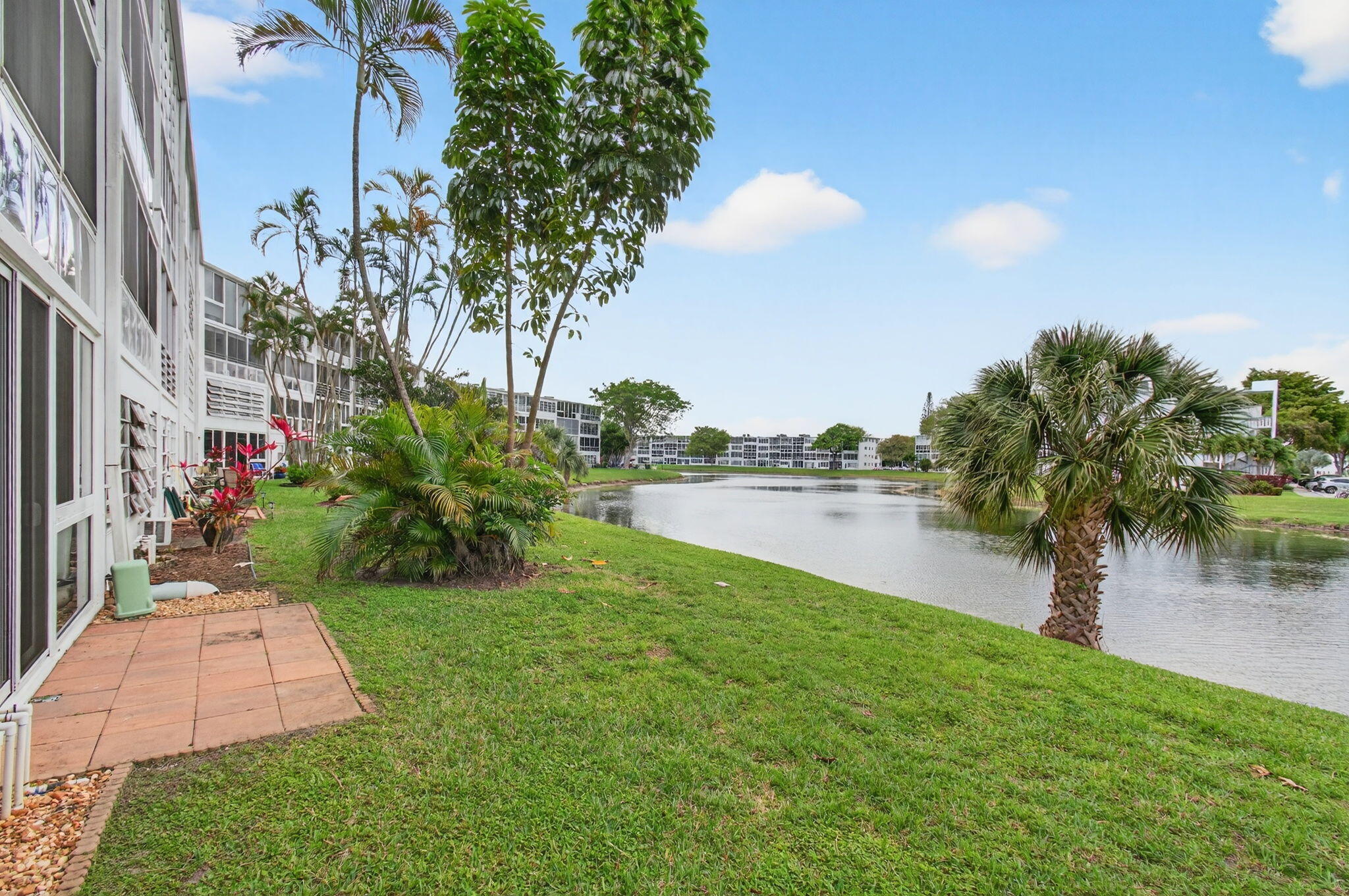 CENTURY VILLAGE  CAMBRIDGE F - Residential