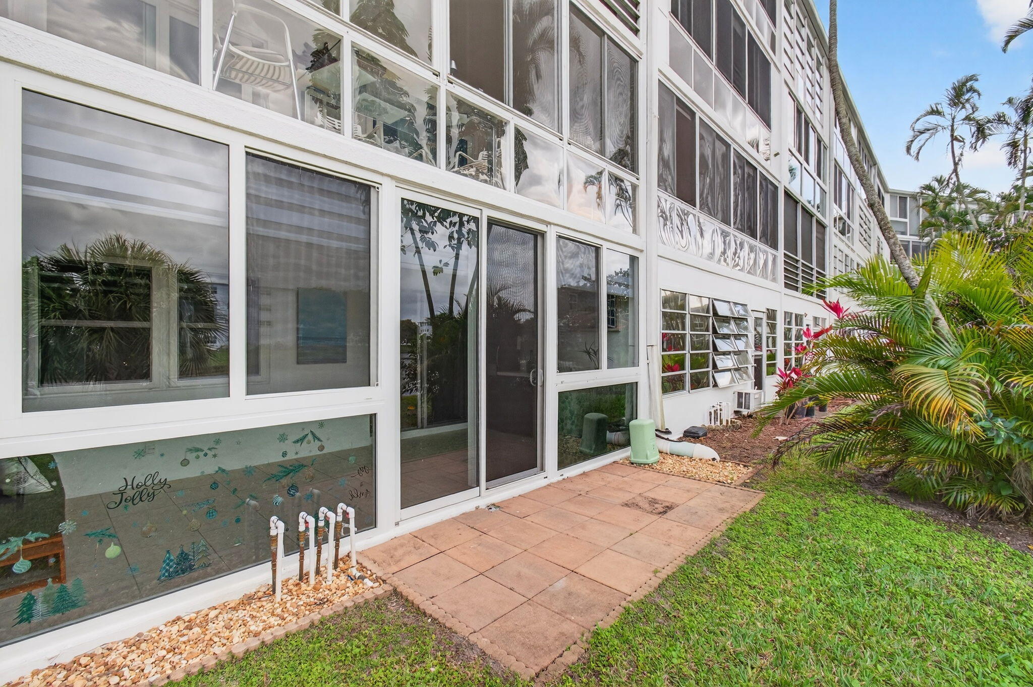 CENTURY VILLAGE  CAMBRIDGE F - Residential