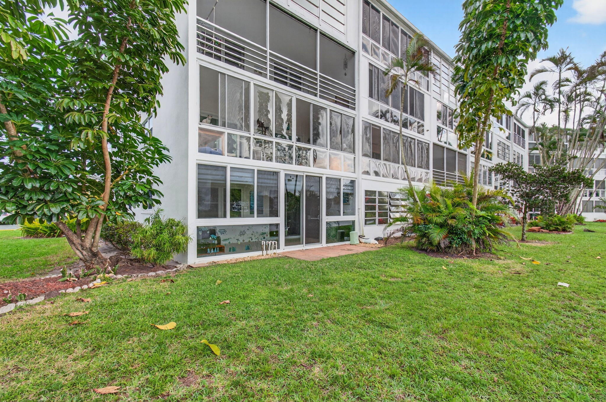 CENTURY VILLAGE  CAMBRIDGE F - Residential