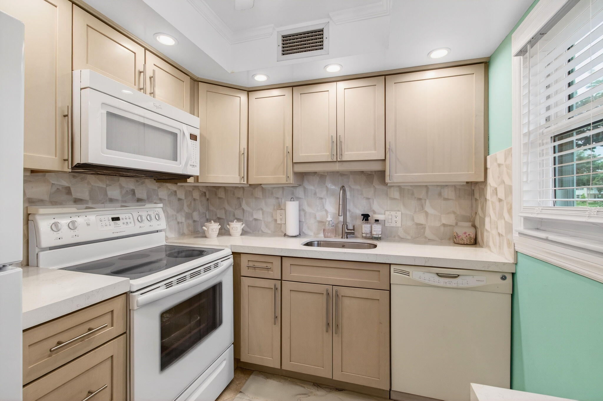 CENTURY VILLAGE  CAMBRIDGE F - Residential